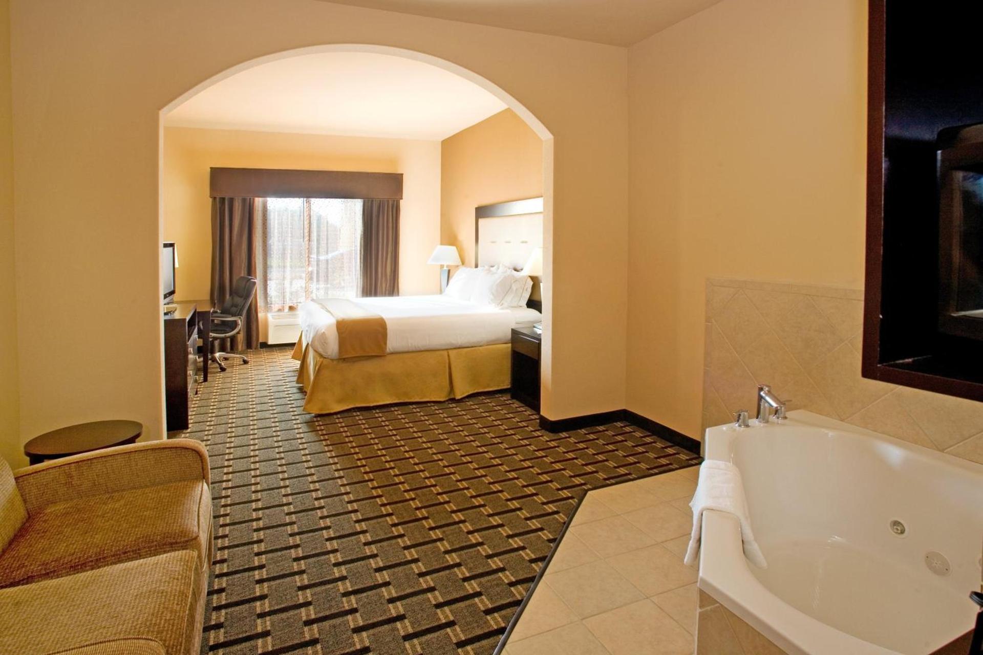 Holiday Inn Express and Suites Beeville by IHG photo 25