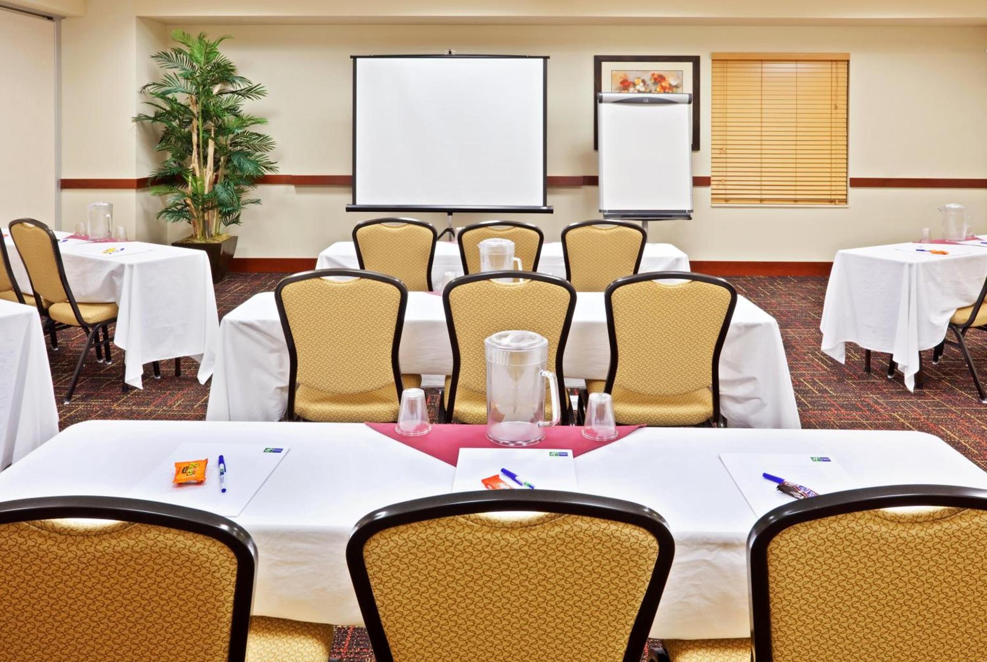 Holiday Inn Express Hotel & Suites Chehalis - Centralia by IHG photo 20
