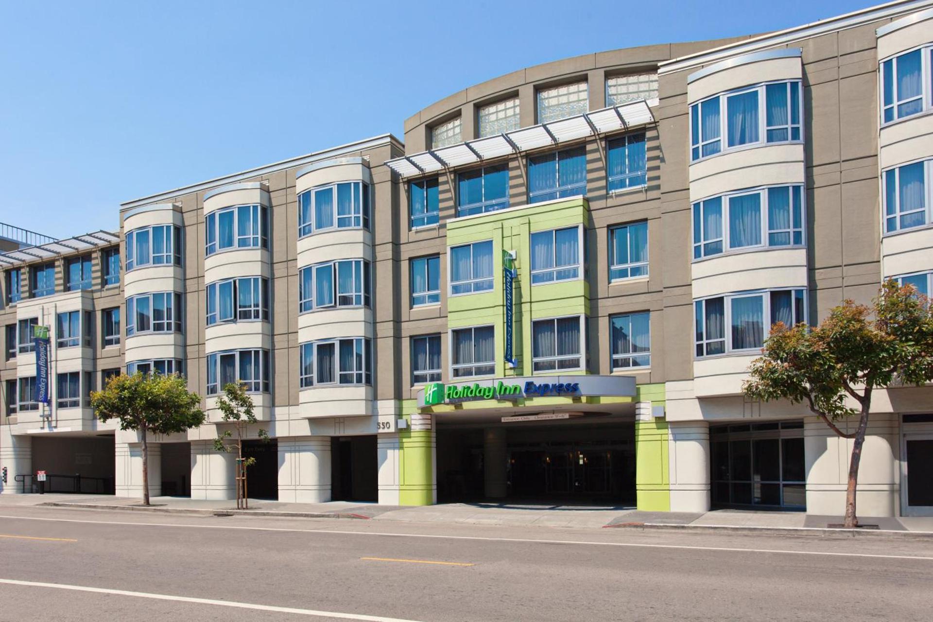 Holiday Inn Express Hotel & Suites Fisherman's Wharf by IHG photo 1