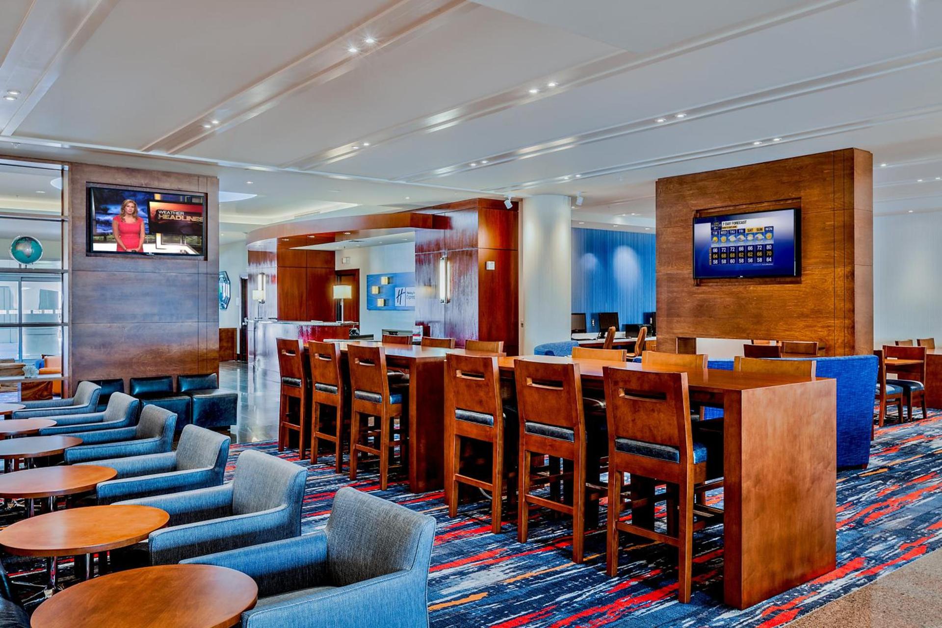 Holiday Inn Express Hotel & Suites Fisherman's Wharf by IHG photo 9