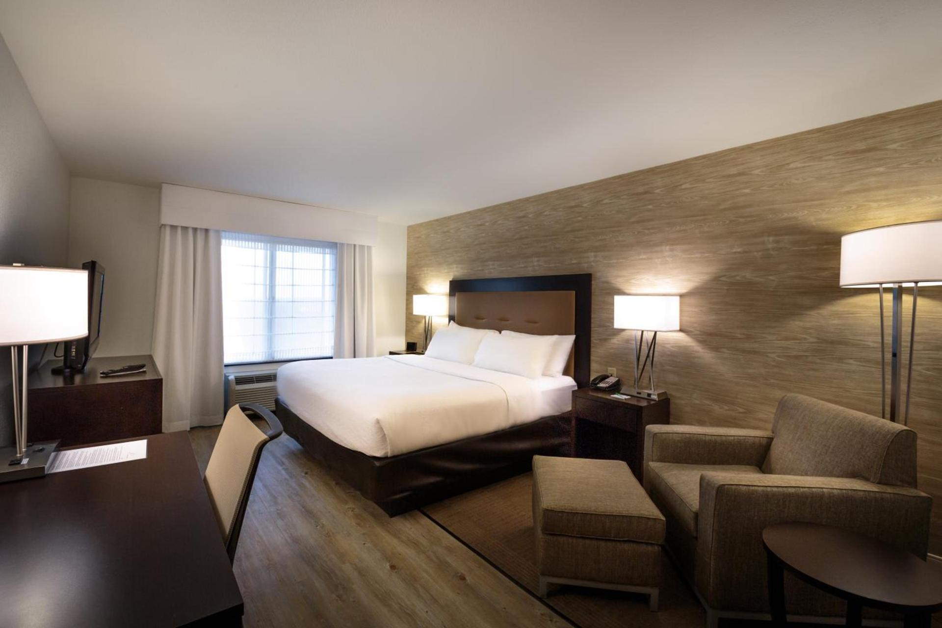 Holiday Inn Hotel & Suites Bloomington Airport by IHG photo 63