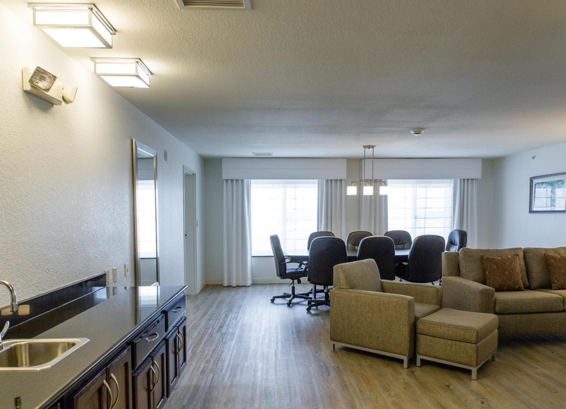 Holiday Inn Hotel & Suites Bloomington Airport by IHG photo 65