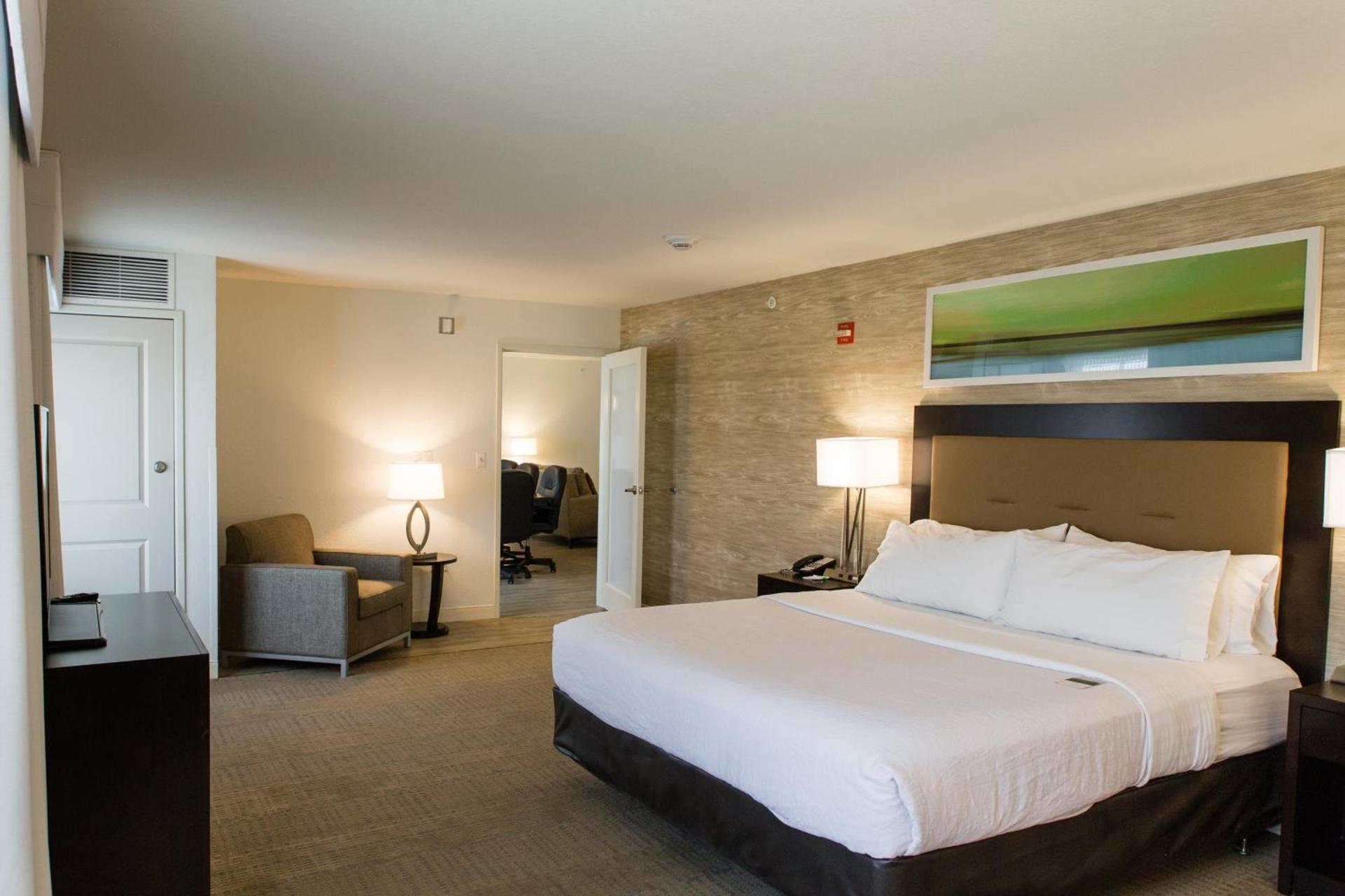 Holiday Inn Hotel & Suites Bloomington Airport by IHG photo 61
