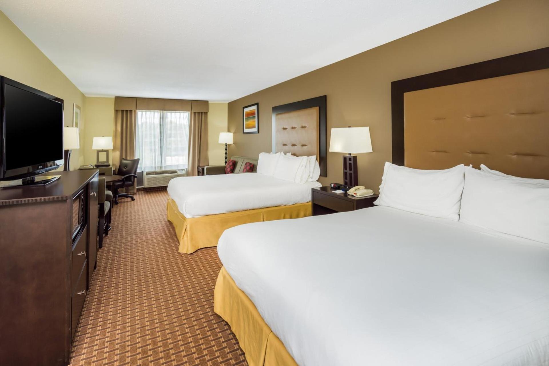 Holiday Inn Express Hotel & Suites-North East by IHG photo 36