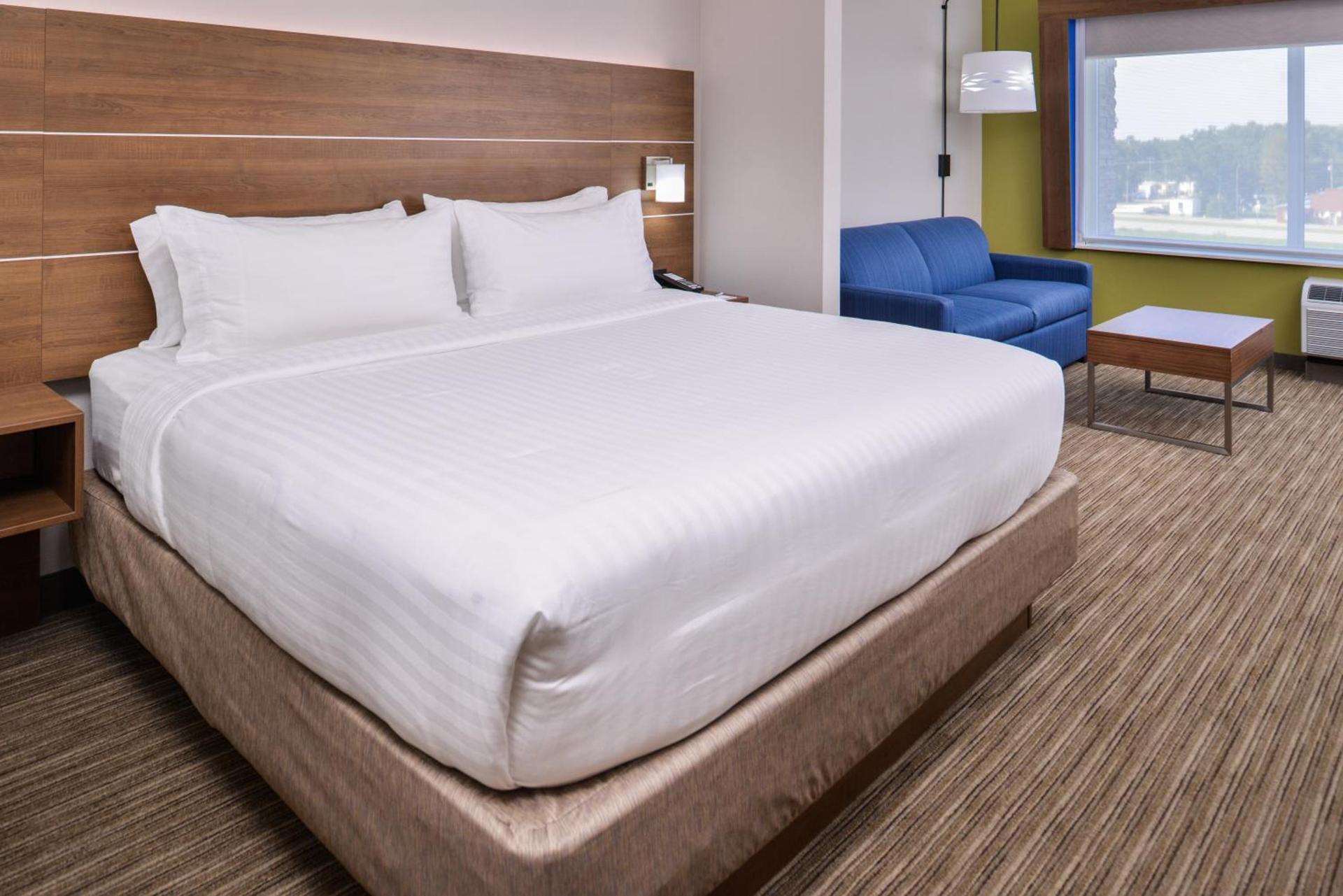 Holiday Inn Express & Suites - Siloam Springs by IHG photo 38