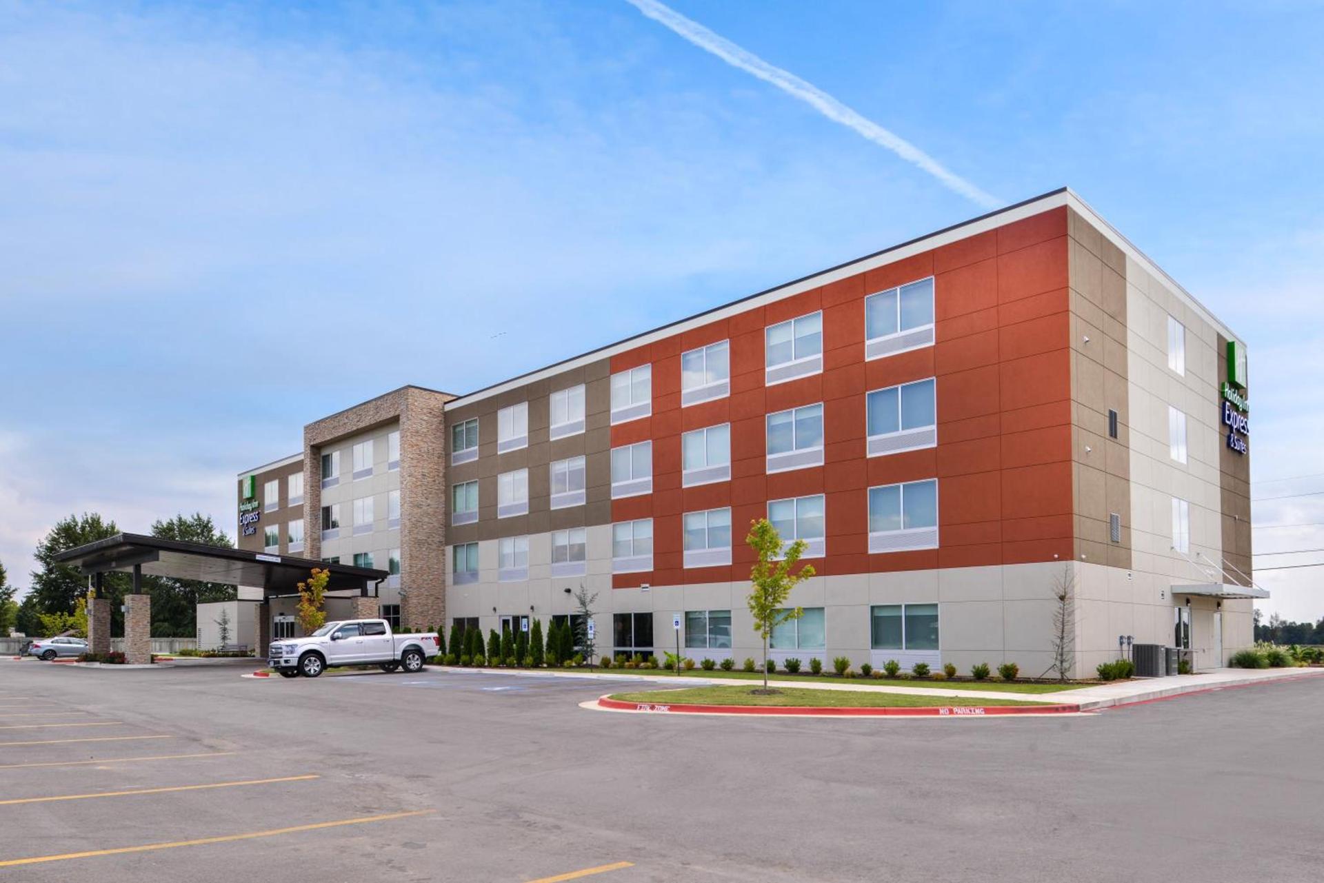 Holiday Inn Express & Suites - Siloam Springs by IHG photo 20