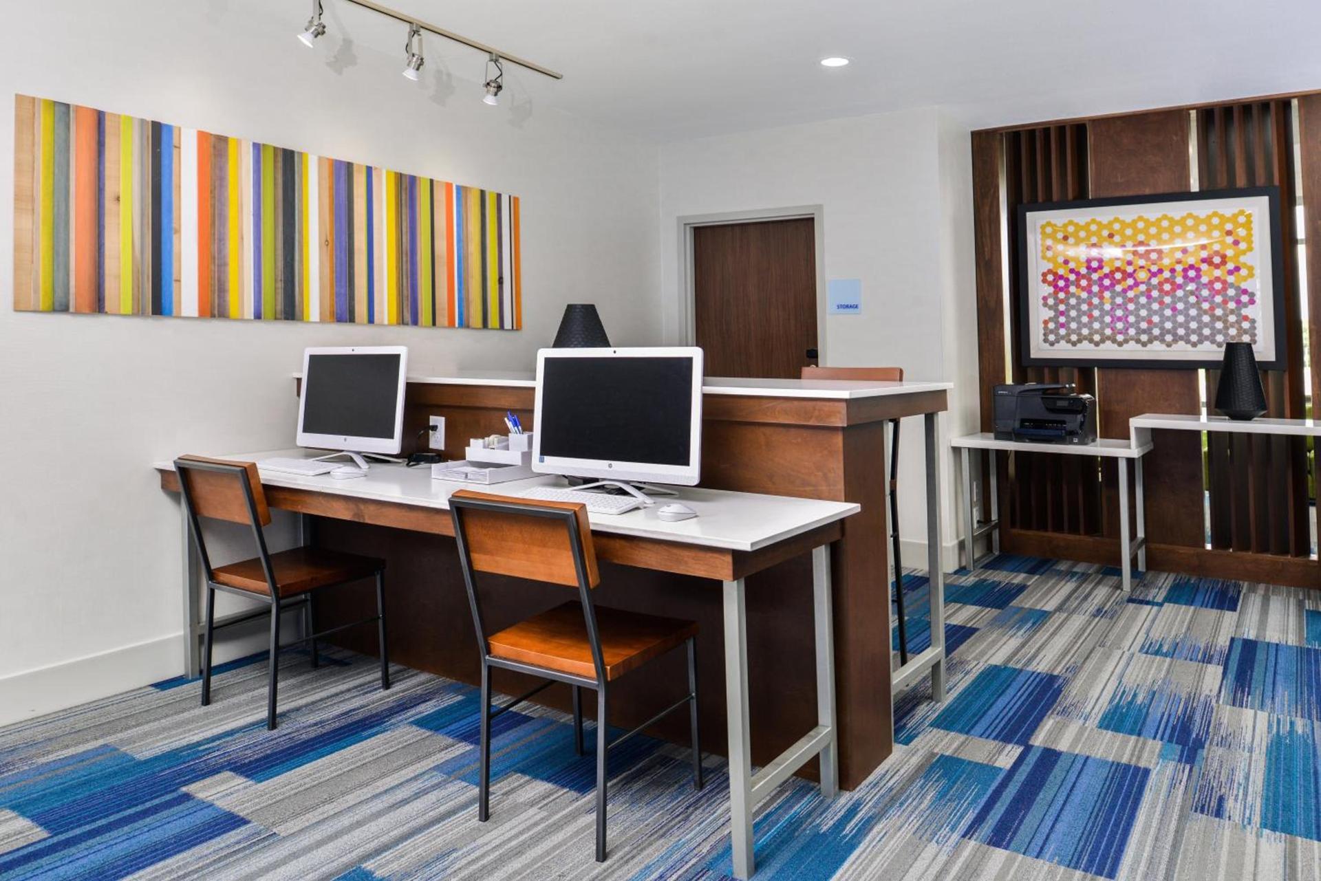Holiday Inn Express & Suites - Siloam Springs by IHG photo 7