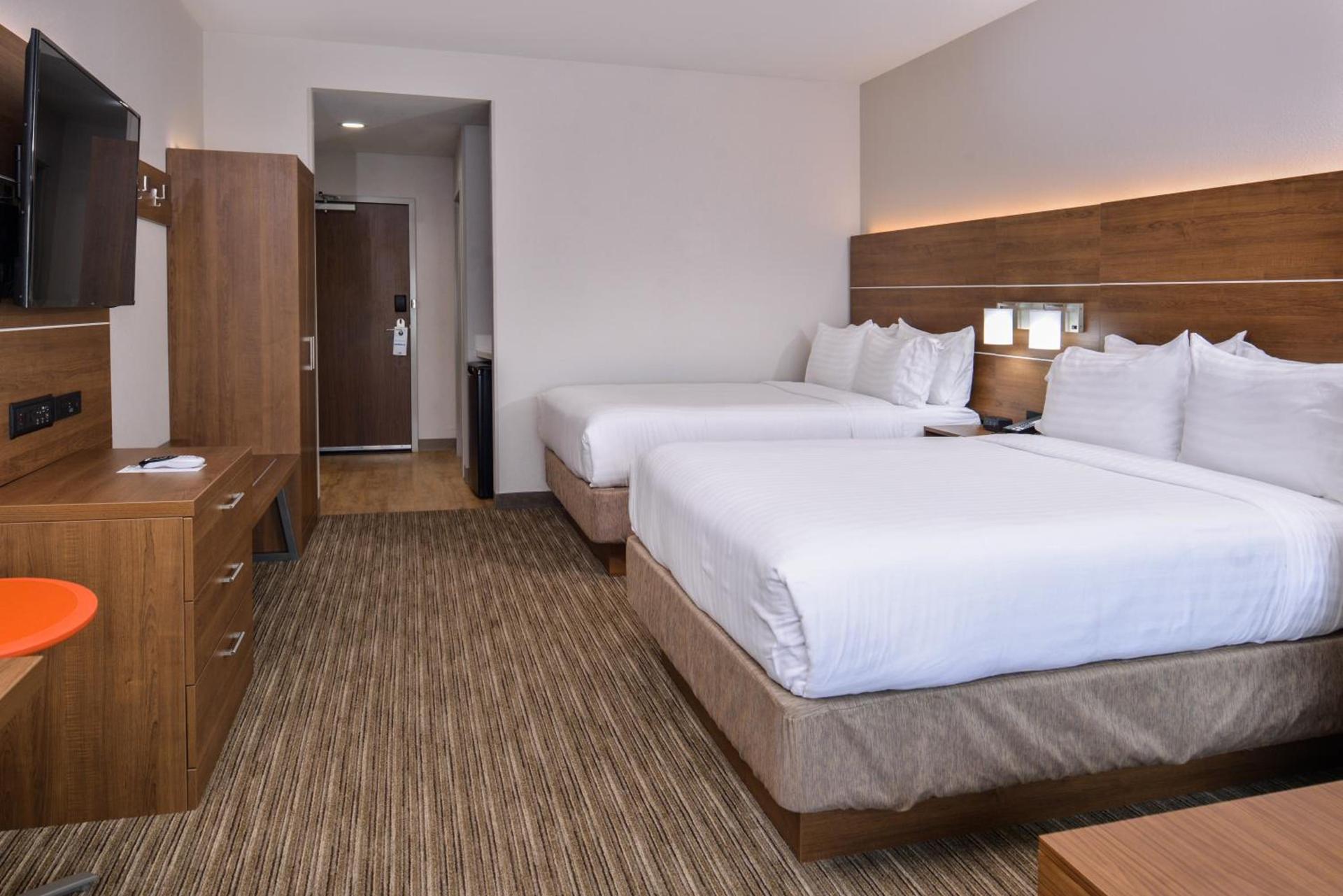 Holiday Inn Express & Suites - Siloam Springs by IHG photo 55