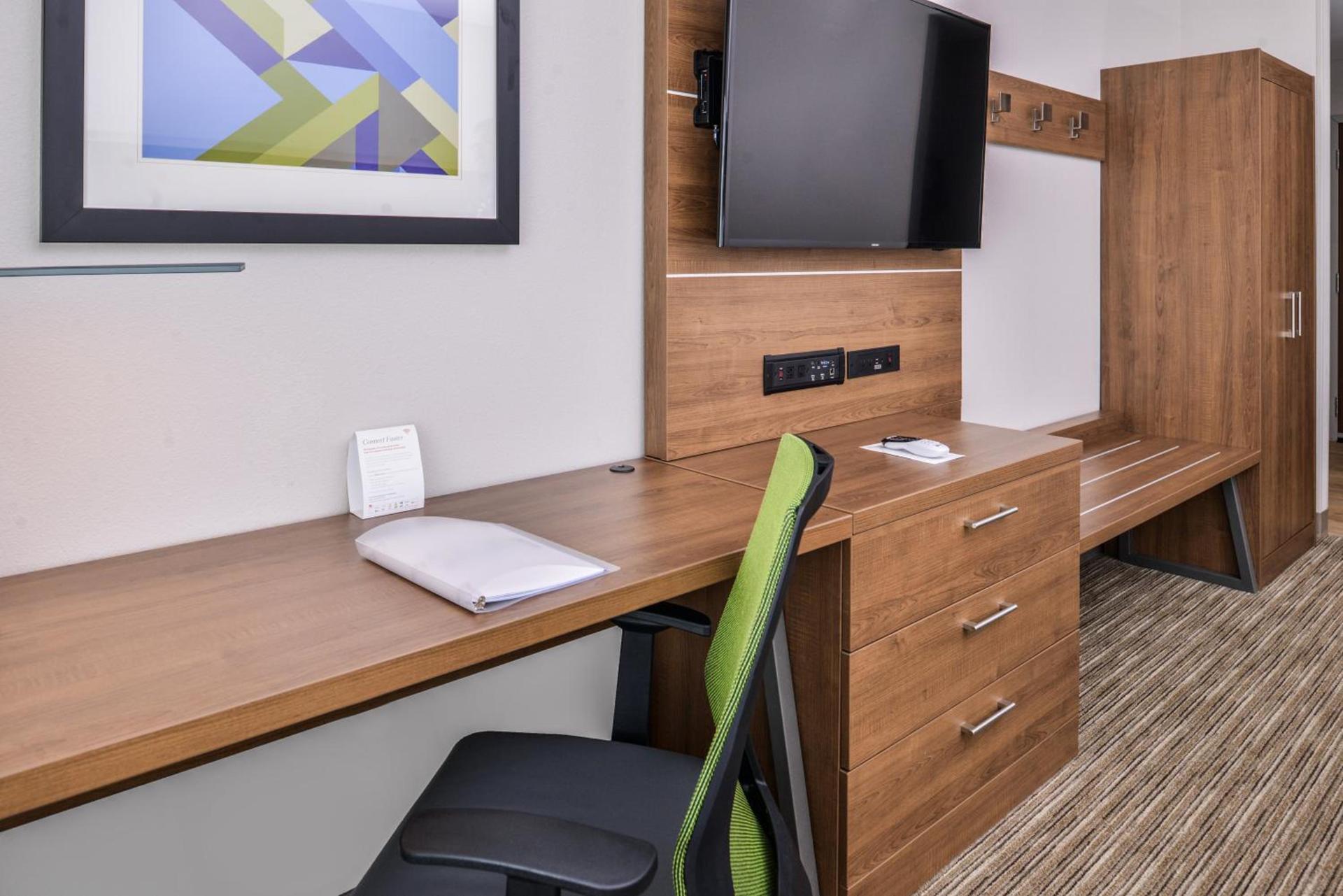 Holiday Inn Express & Suites - Siloam Springs by IHG photo 46