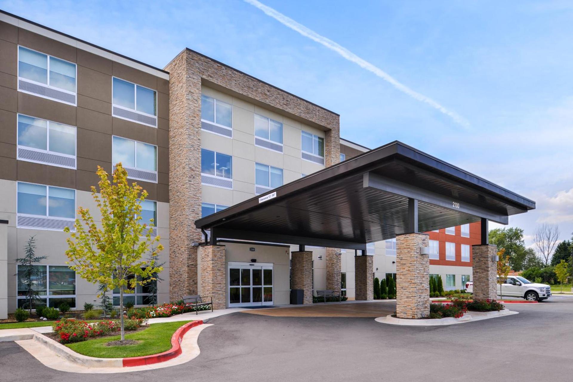 Holiday Inn Express & Suites - Siloam Springs by IHG photo 11