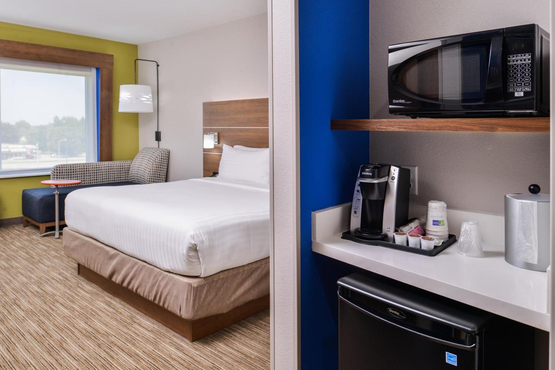 Holiday Inn Express & Suites - Siloam Springs by IHG photo 37