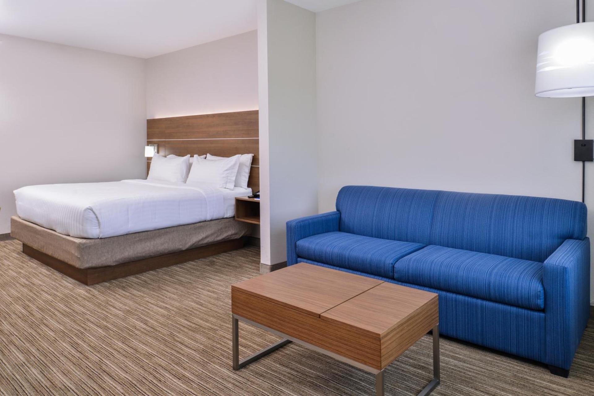 Holiday Inn Express & Suites - Siloam Springs by IHG photo 57