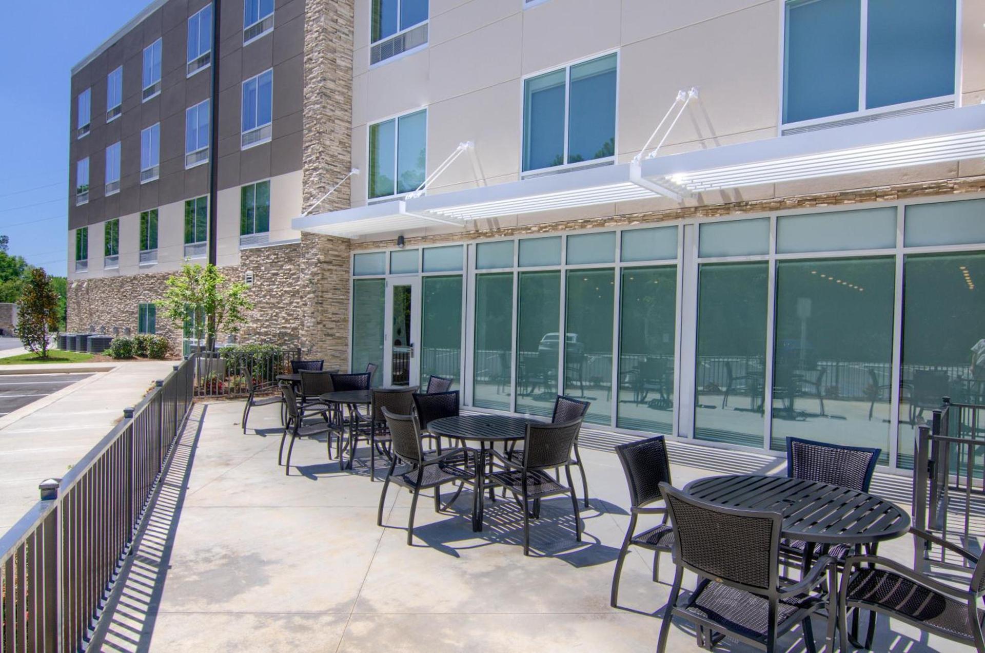 Holiday Inn Express & Suites Mobile - University Area by IHG photo 23