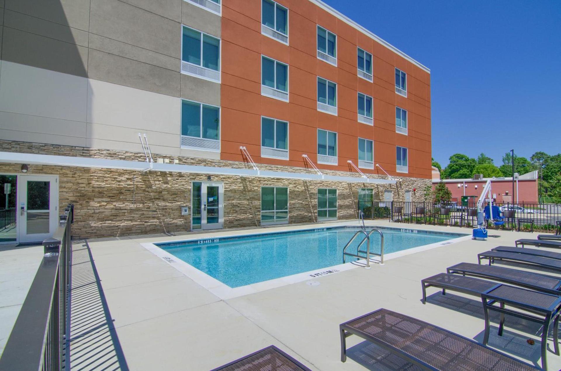 Holiday Inn Express & Suites Mobile - University Area by IHG photo 24