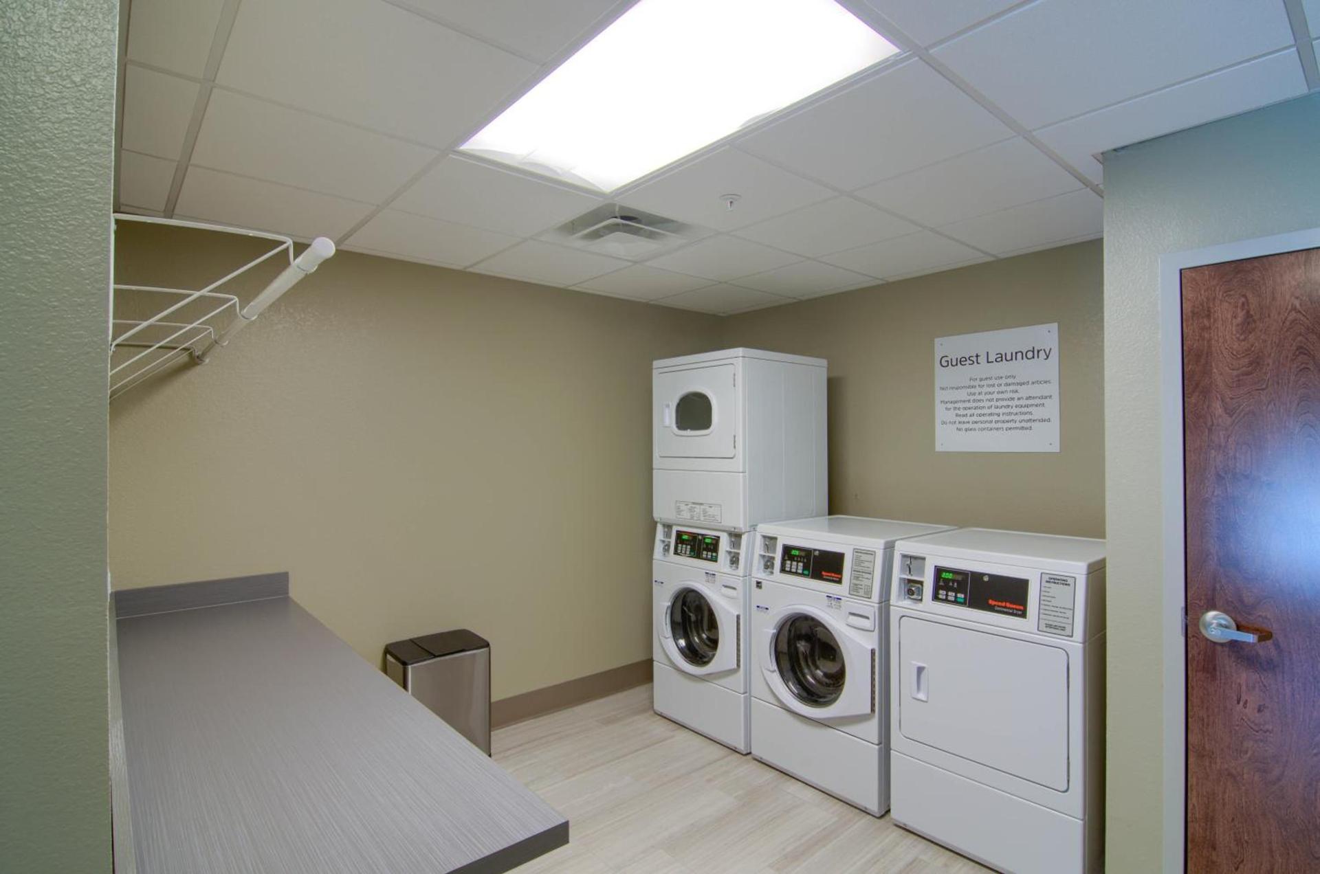 Holiday Inn Express & Suites Mobile - University Area by IHG photo 25