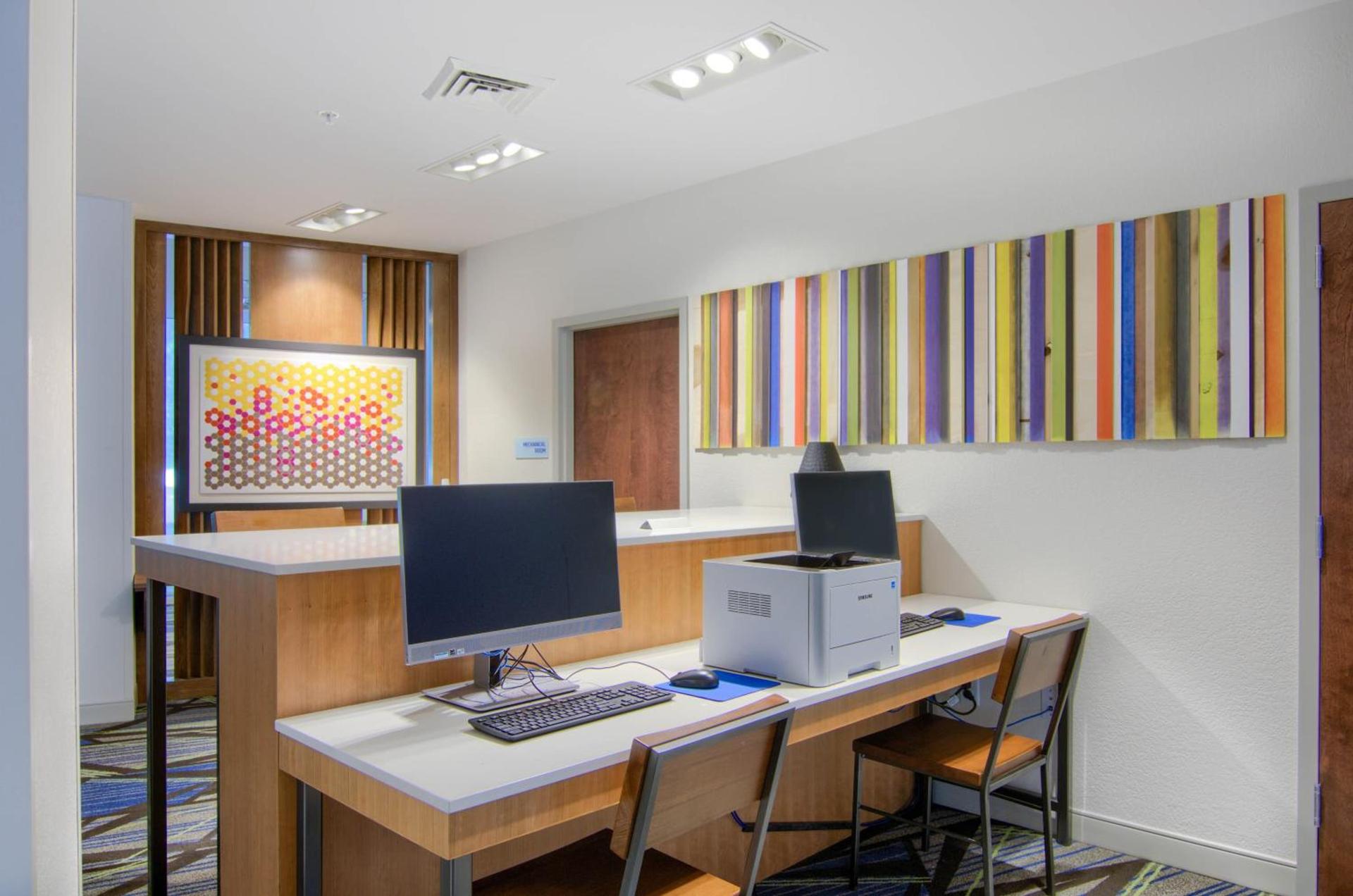 Holiday Inn Express & Suites Mobile - University Area by IHG photo 28
