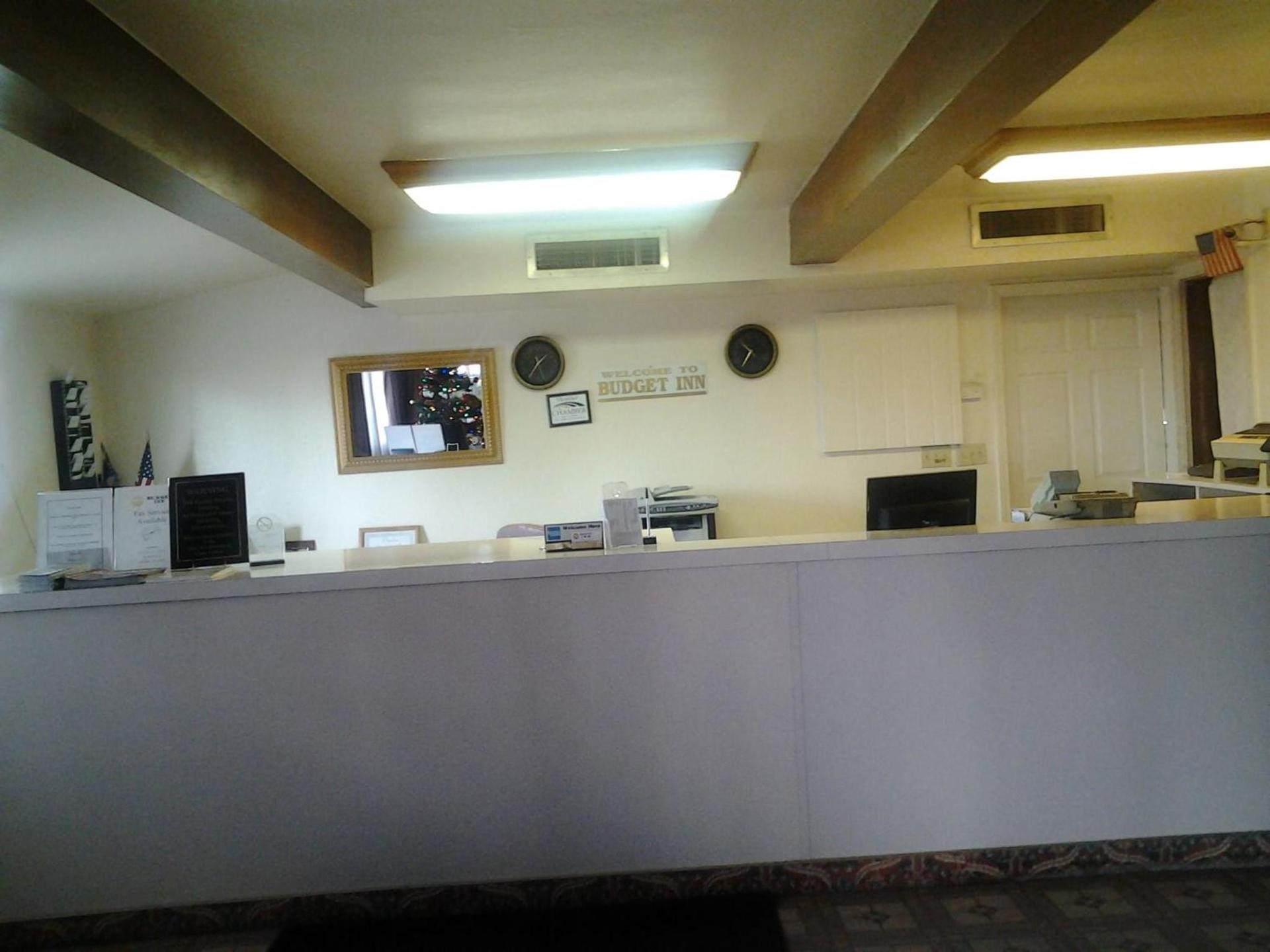Budget Inn photo 5