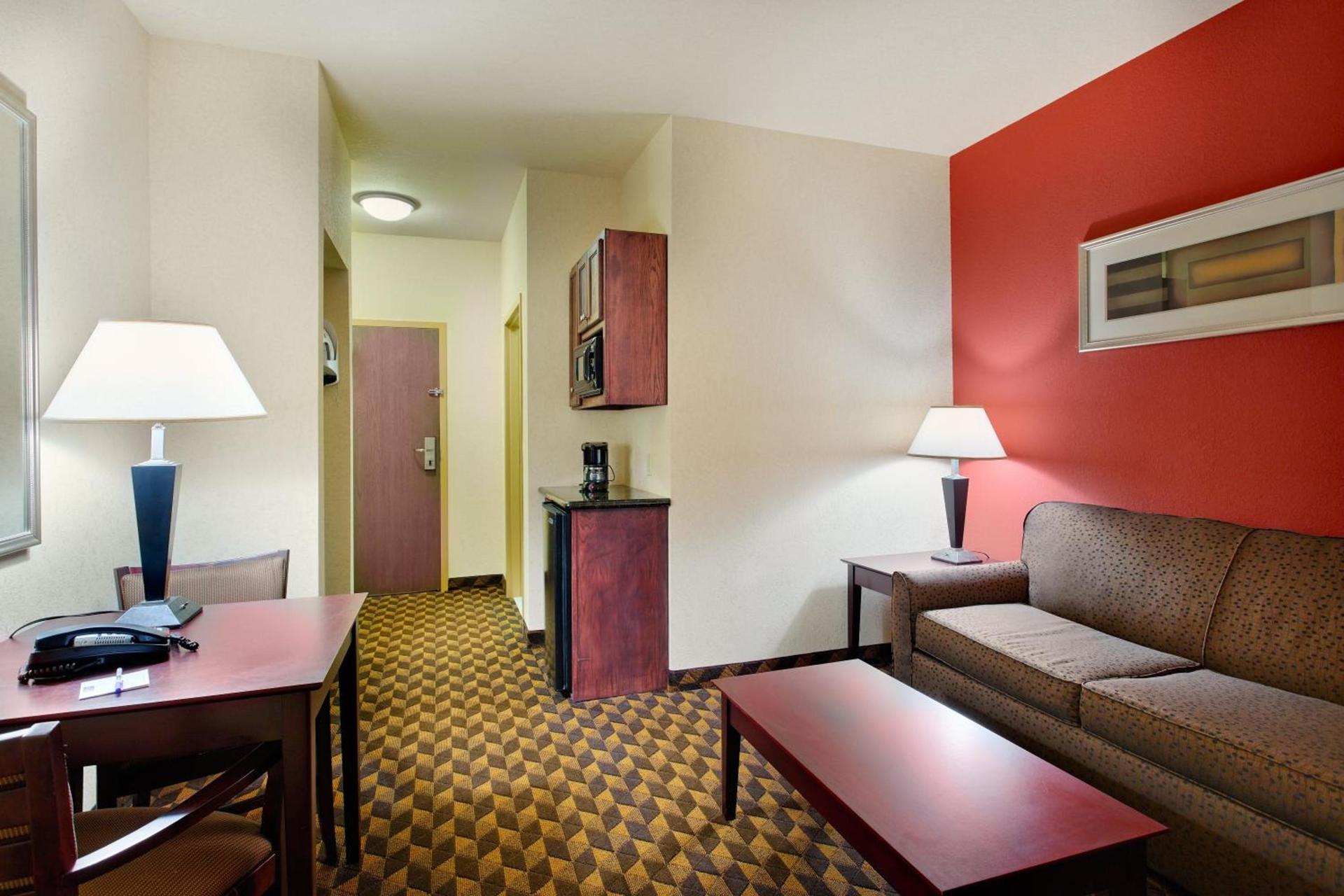 Holiday Inn Express & Suites Malvern by IHG photo 6