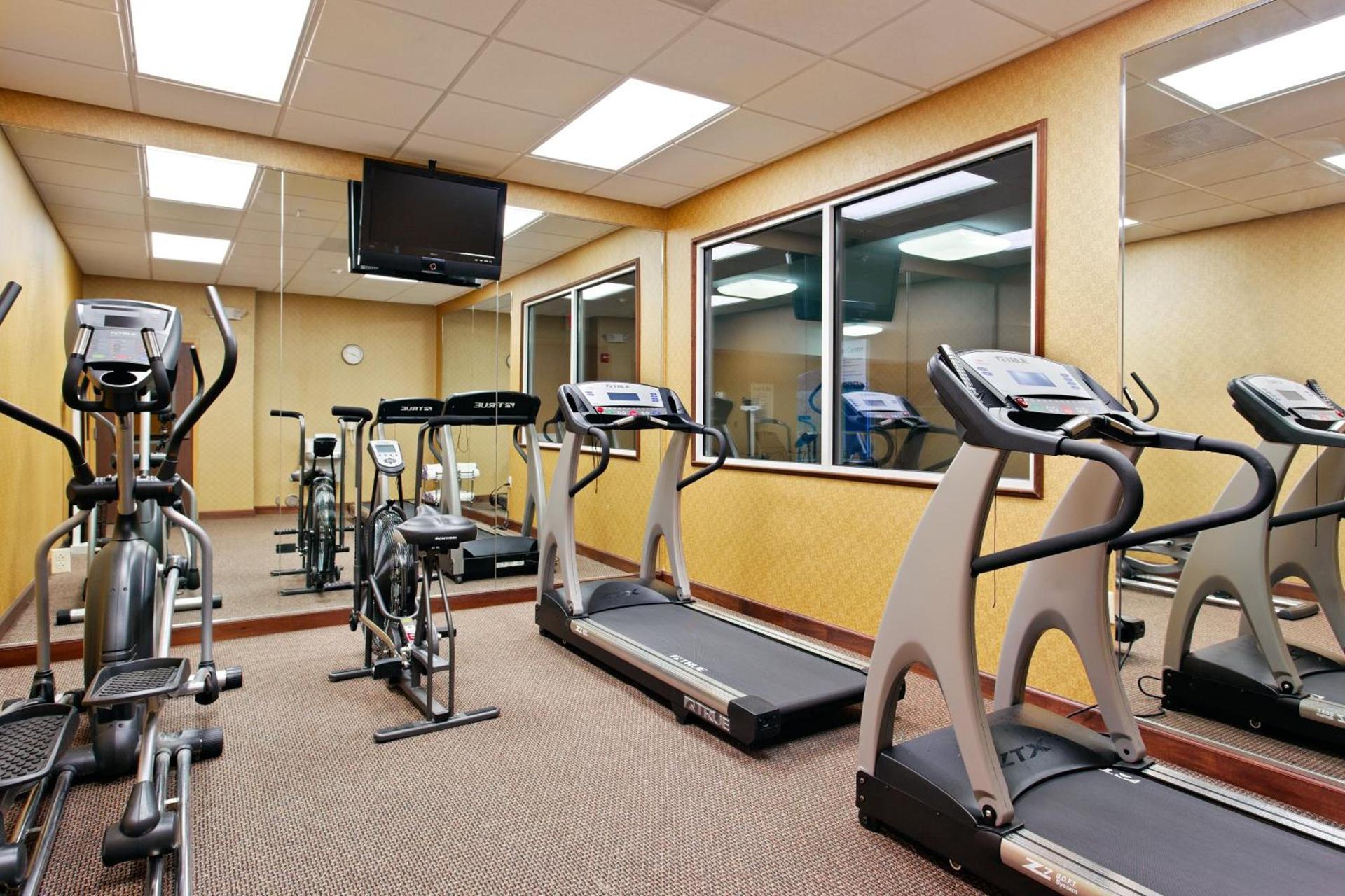 Holiday Inn Express & Suites Malvern by IHG photo 2