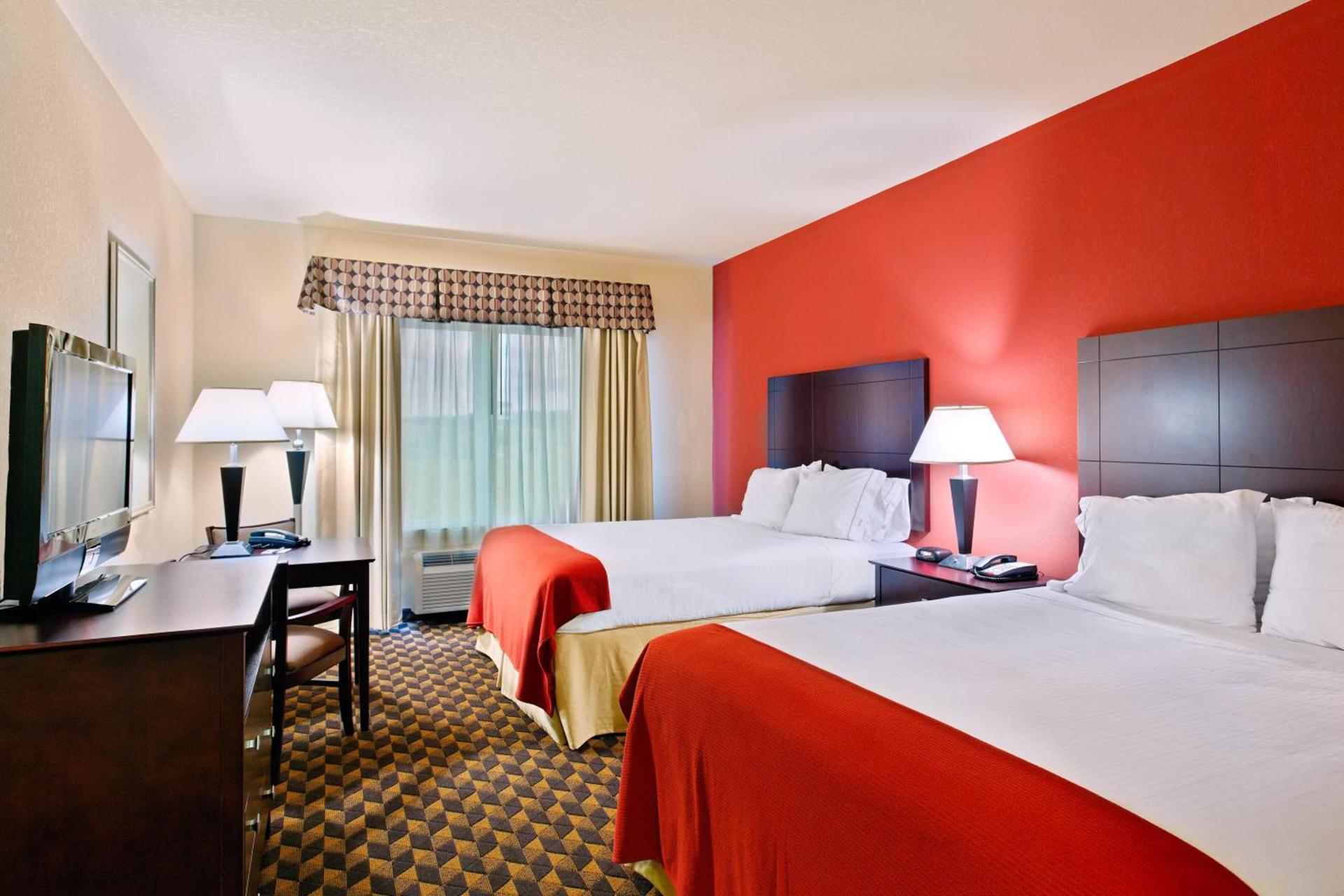Holiday Inn Express & Suites Malvern by IHG photo 12