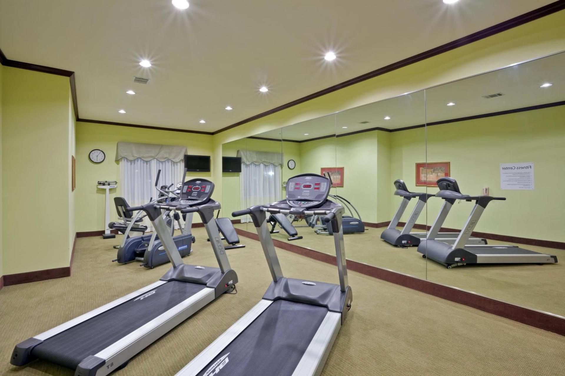 Holiday Inn Express Hotel & Suites Dumas by IHG photo 22