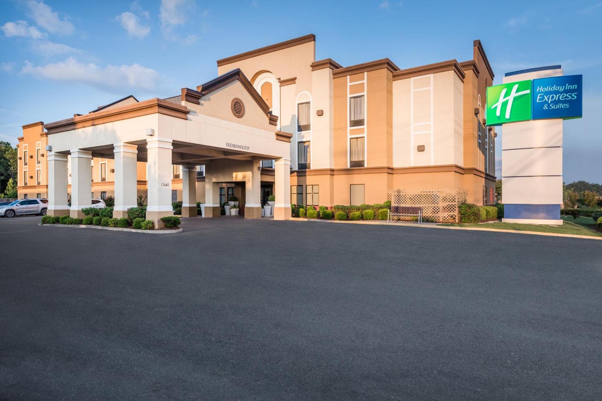 Holiday Inn Express & Suites - Grenada by IHG — hotel in Grenada