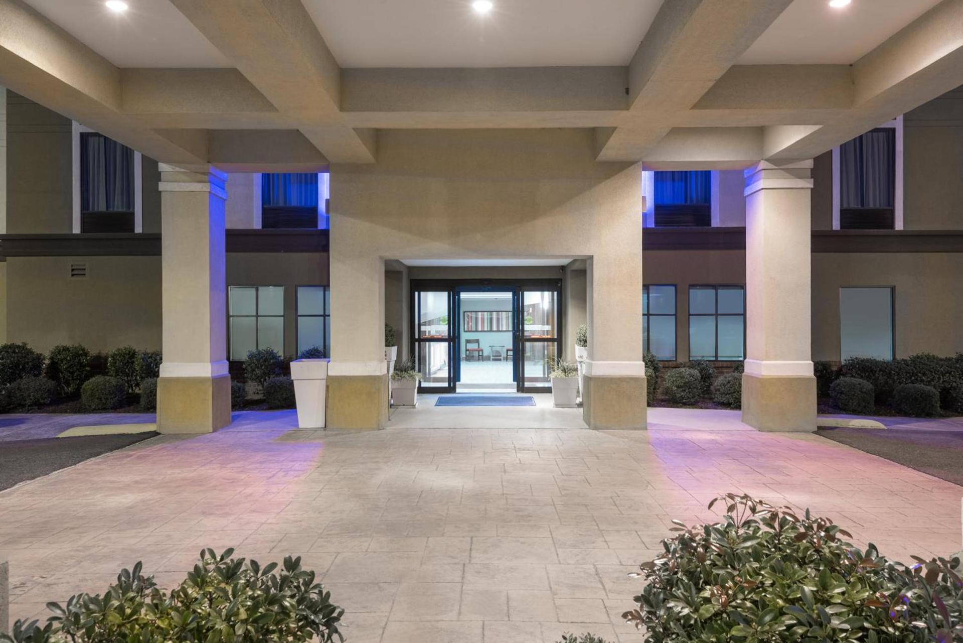 Holiday Inn Express & Suites - Grenada by IHG photo 8