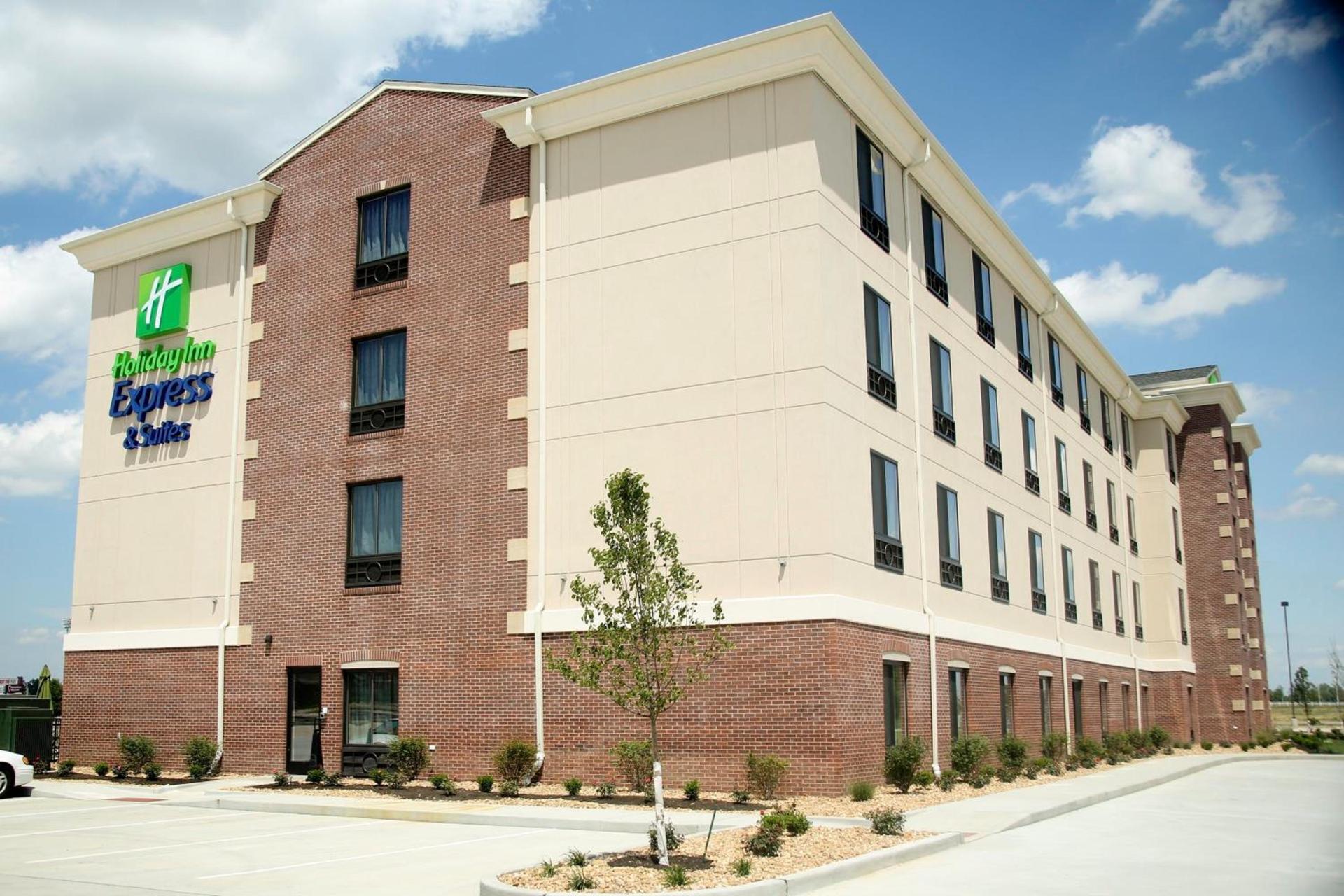 Holiday Inn Express & Suites Marion Northeast by IHG photo 11