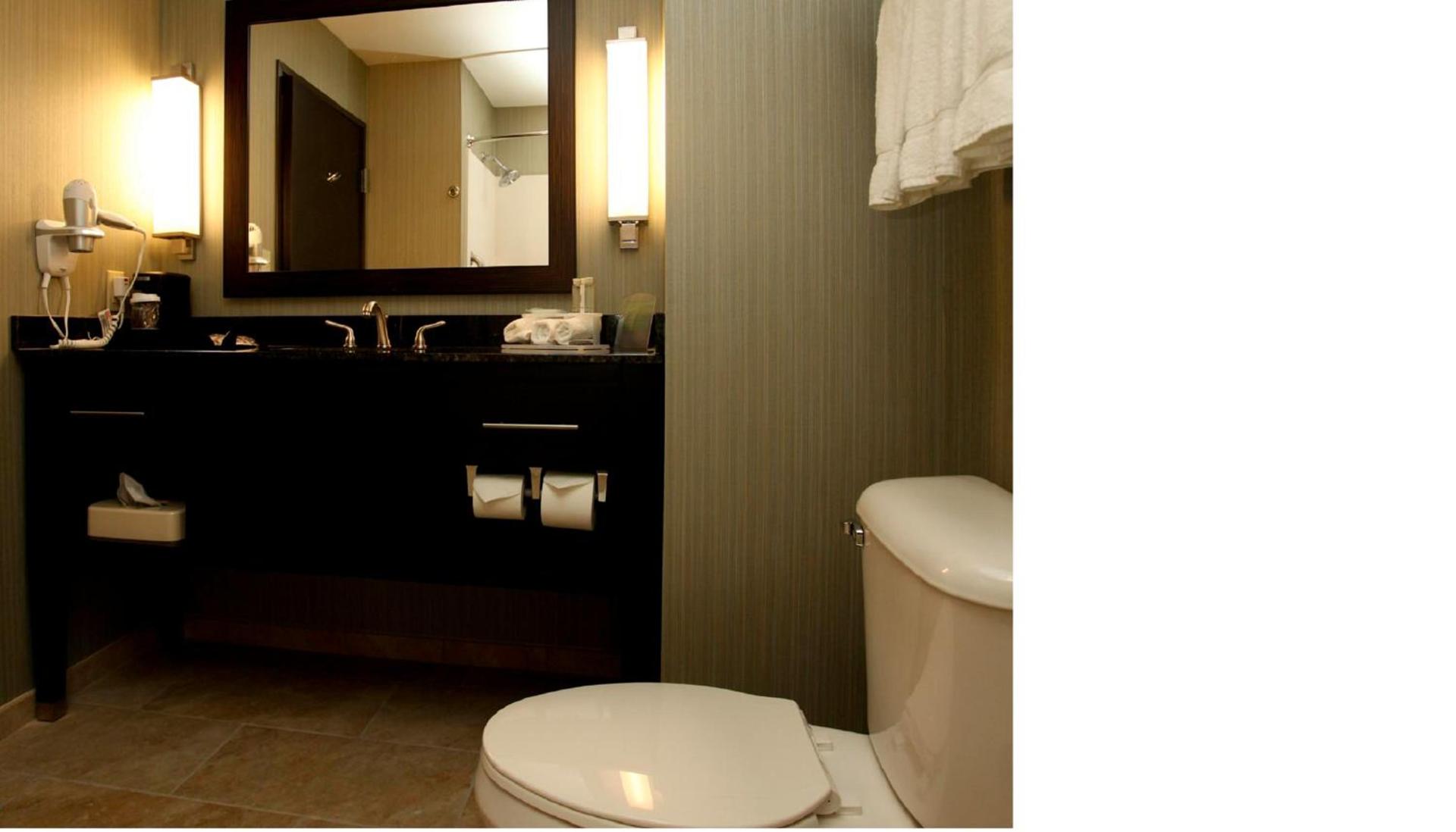 Holiday Inn Express & Suites Marion Northeast by IHG photo 31