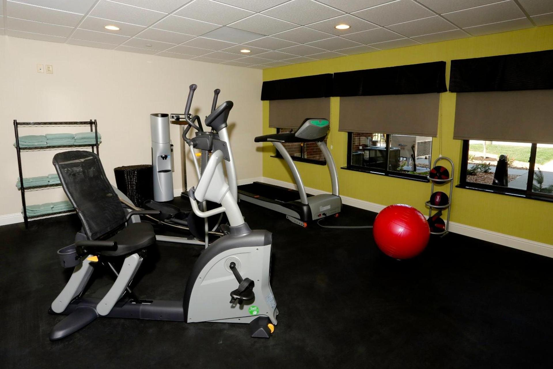 Holiday Inn Express & Suites Marion Northeast by IHG photo 10