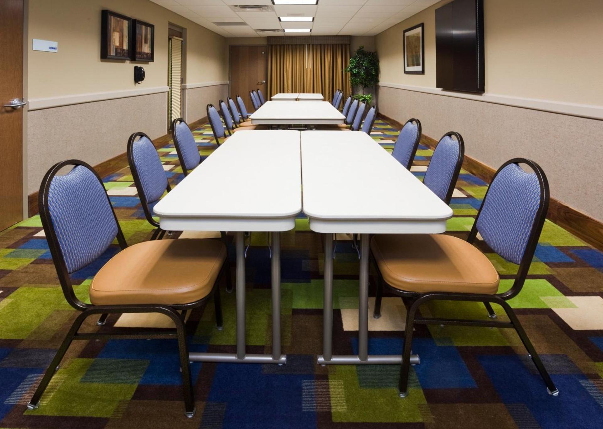 Holiday Inn Express Hotel & Suites Mankato East by IHG photo 63