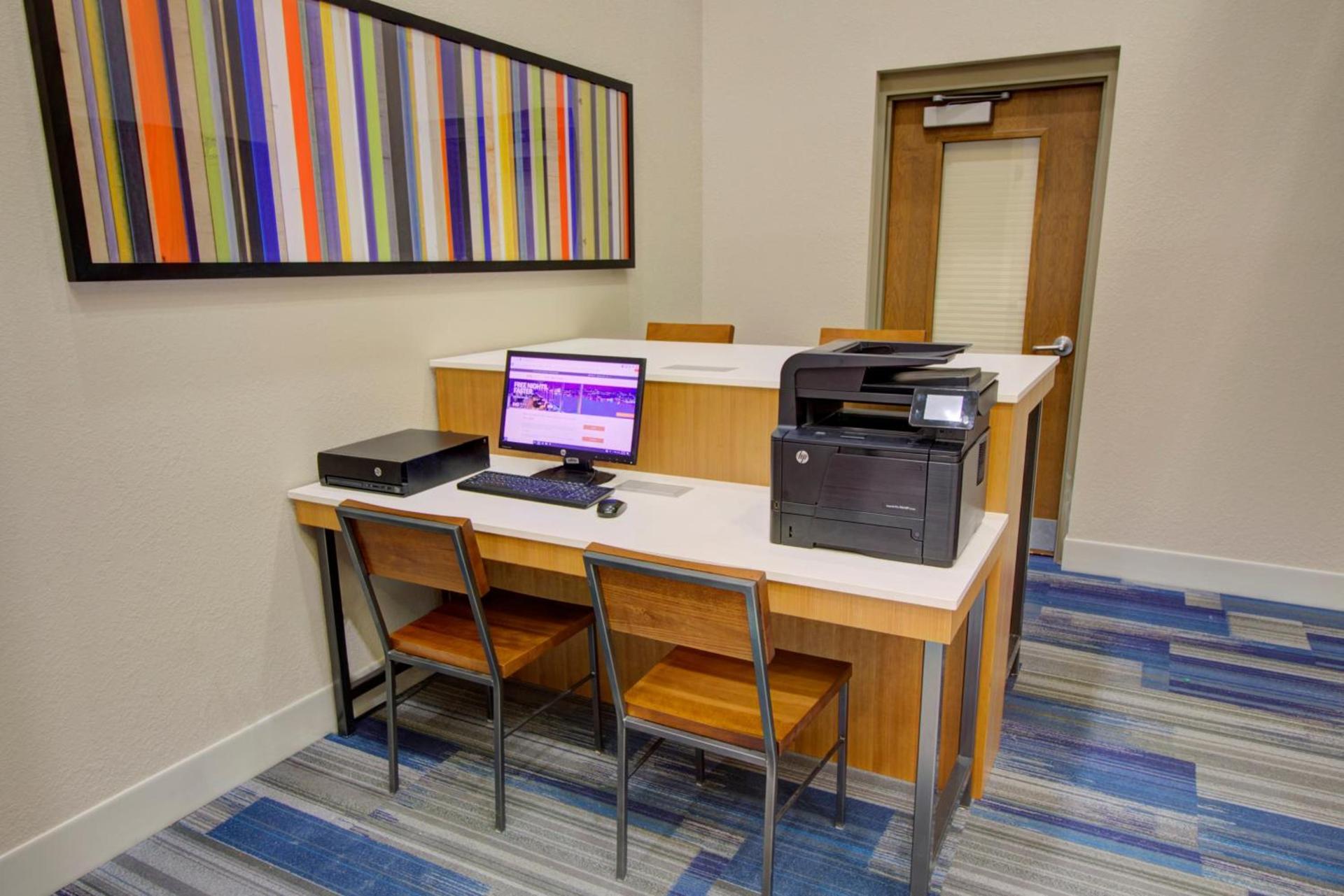 Holiday Inn Express Hotel & Suites Mankato East by IHG photo 13