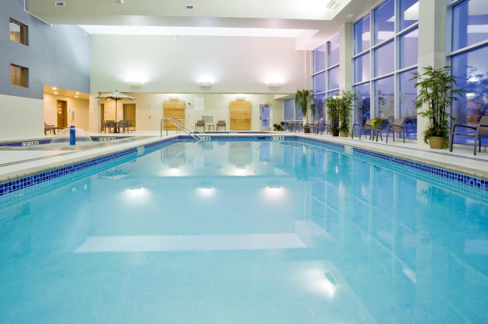 Holiday Inn Express Hotel & Suites Mankato East by IHG photo 16