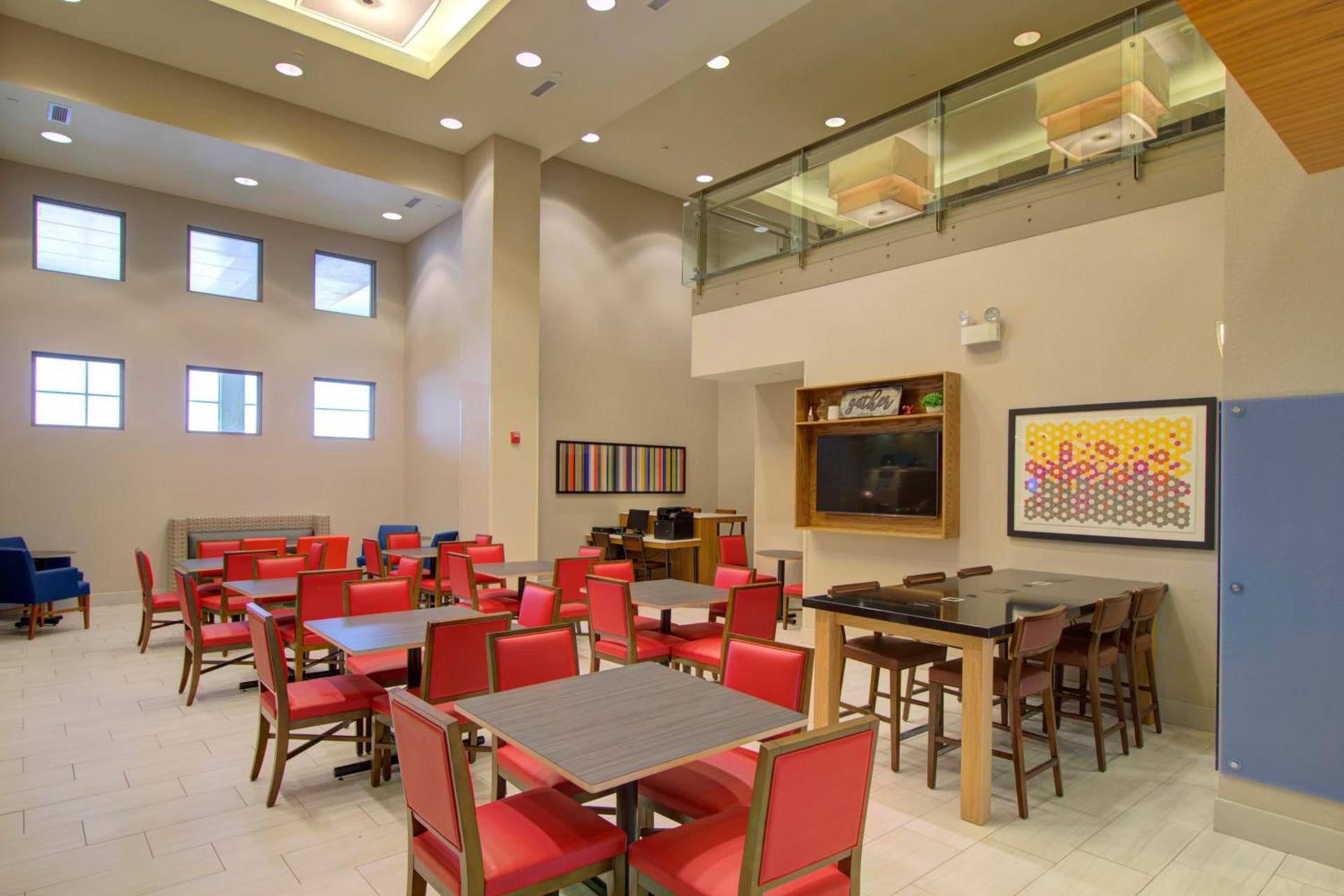 Holiday Inn Express Hotel & Suites Mankato East by IHG photo 17