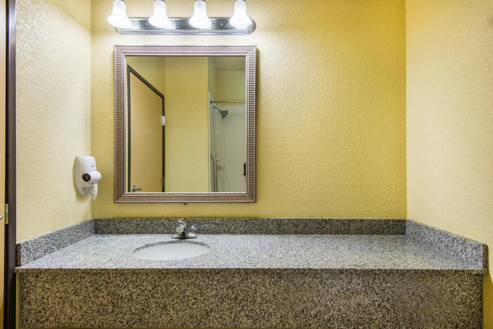 Holiday Inn Express Hotel & Suites El Dorado by IHG photo 24