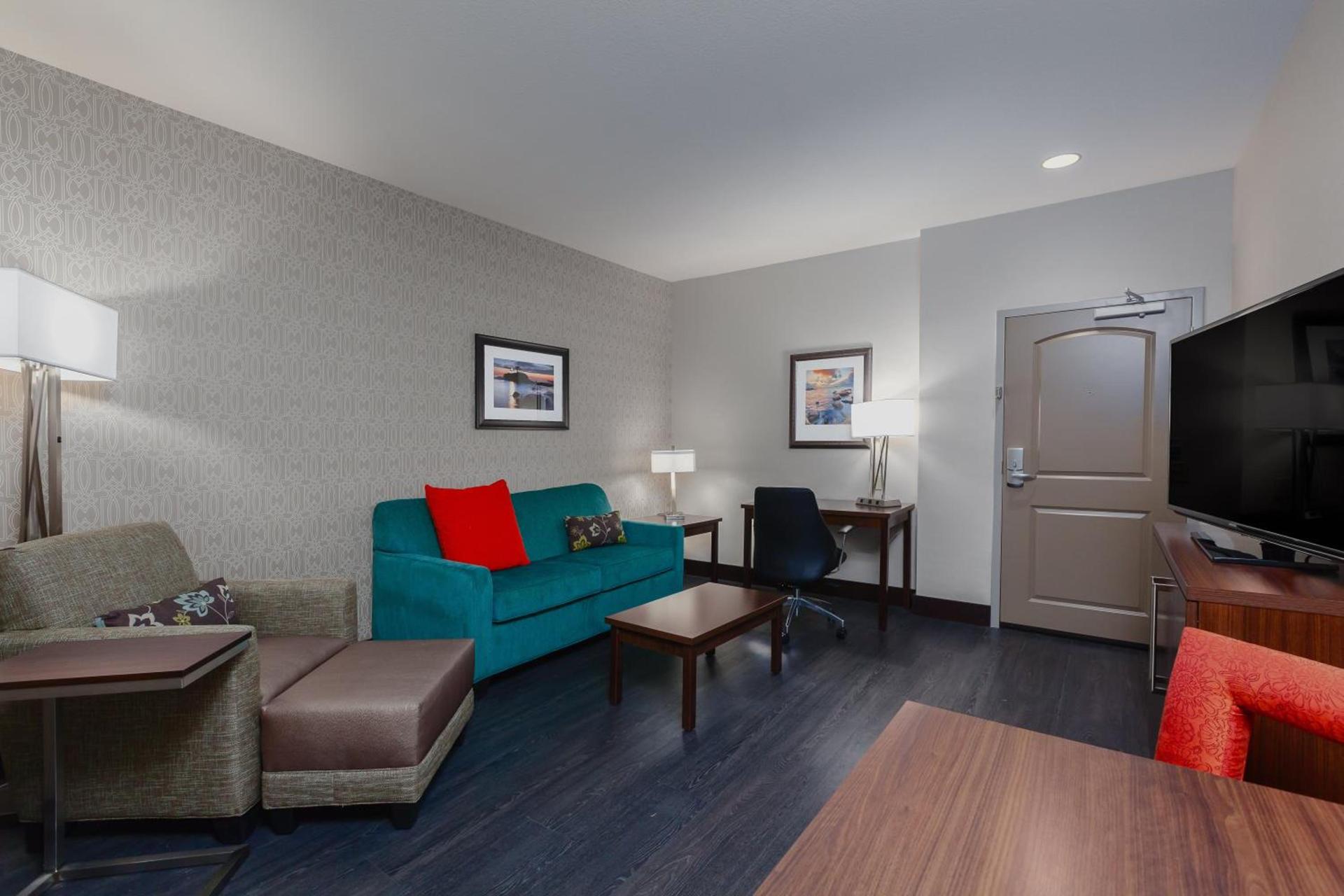 Holiday Inn Express & Suites Eureka by IHG photo 35