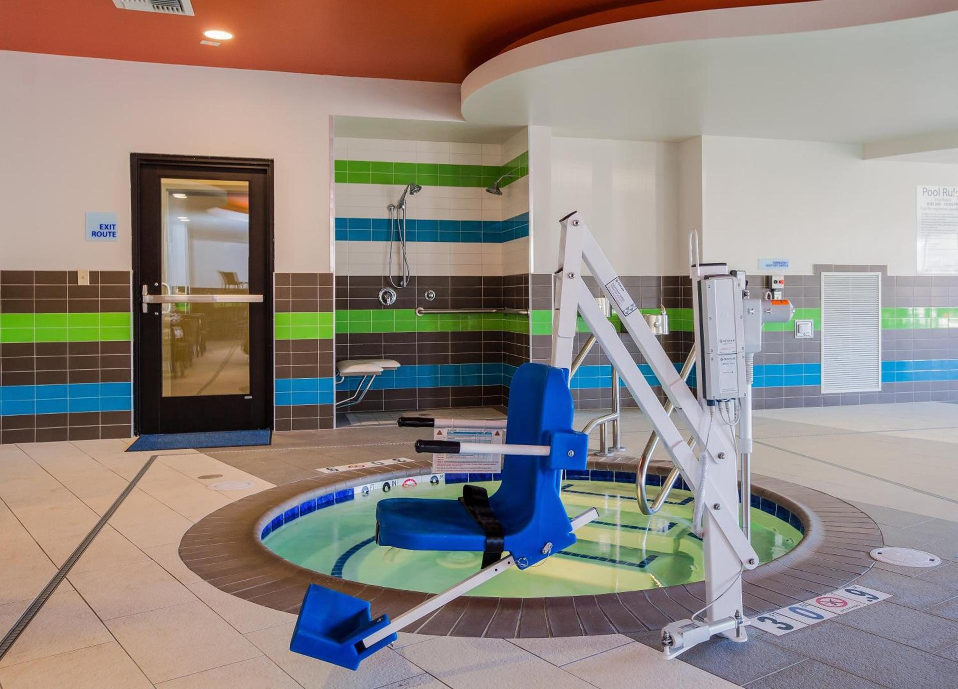 Holiday Inn Express & Suites Eureka by IHG photo 25
