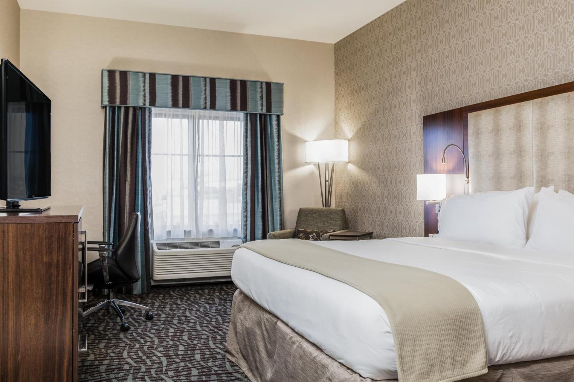 Holiday Inn Express & Suites Eureka by IHG photo 41