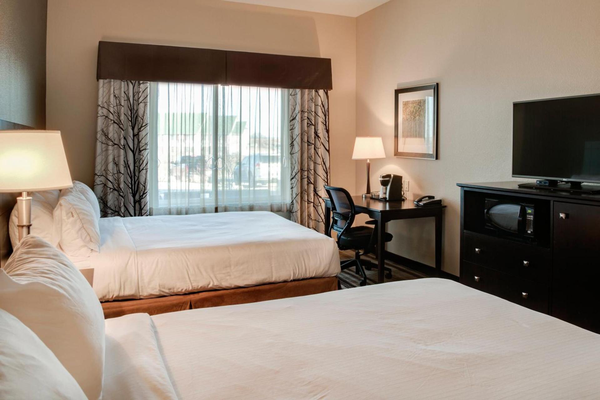 Holiday Inn Express & Suites Nevada by IHG photo 53