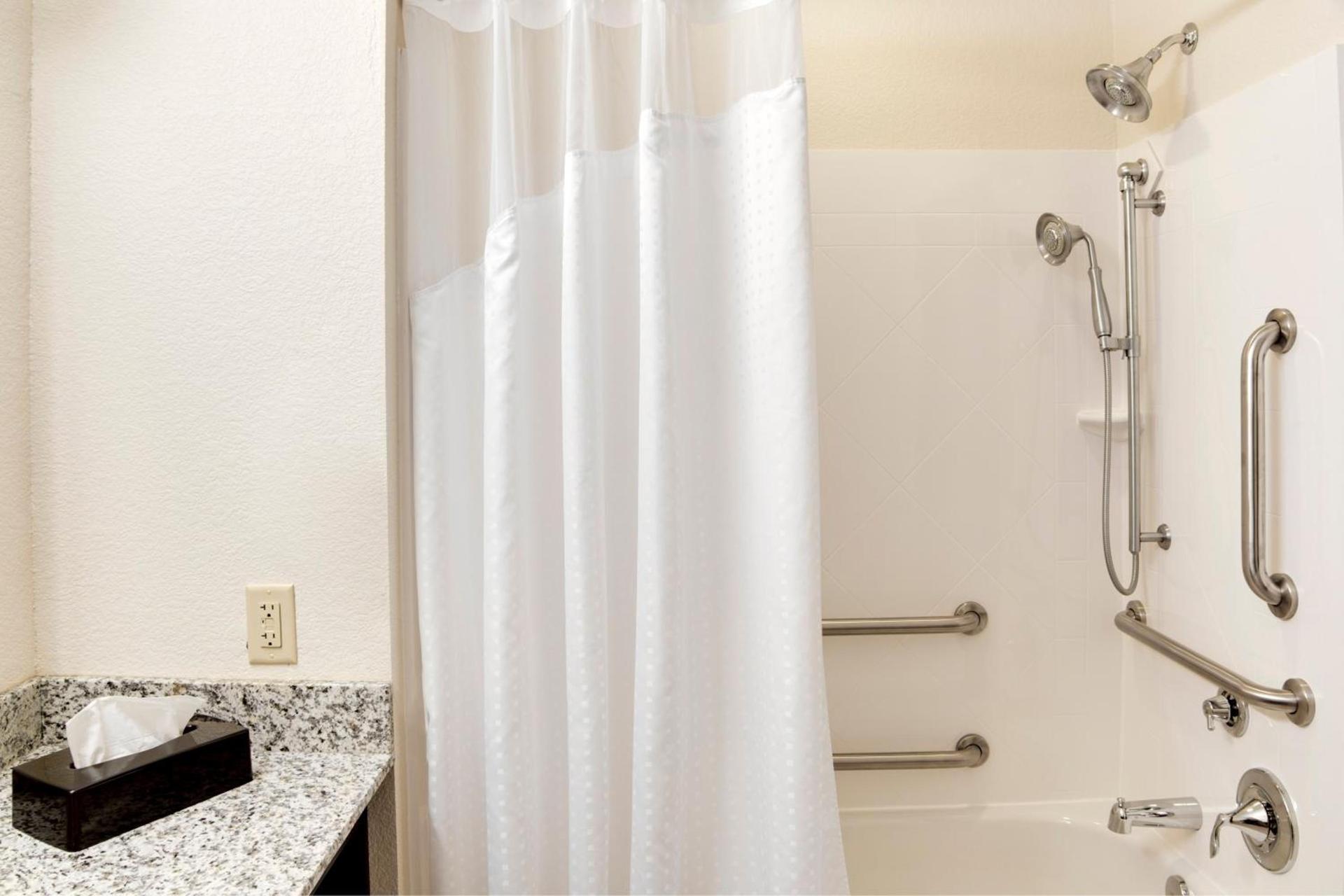 Holiday Inn Express & Suites Nevada by IHG photo 61