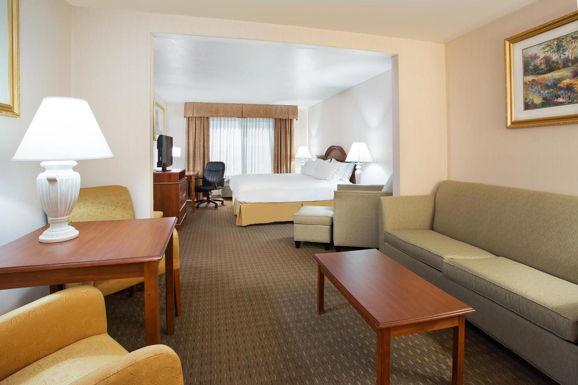 Holiday Inn Express Hotel & Suites Marion by IHG photo 25