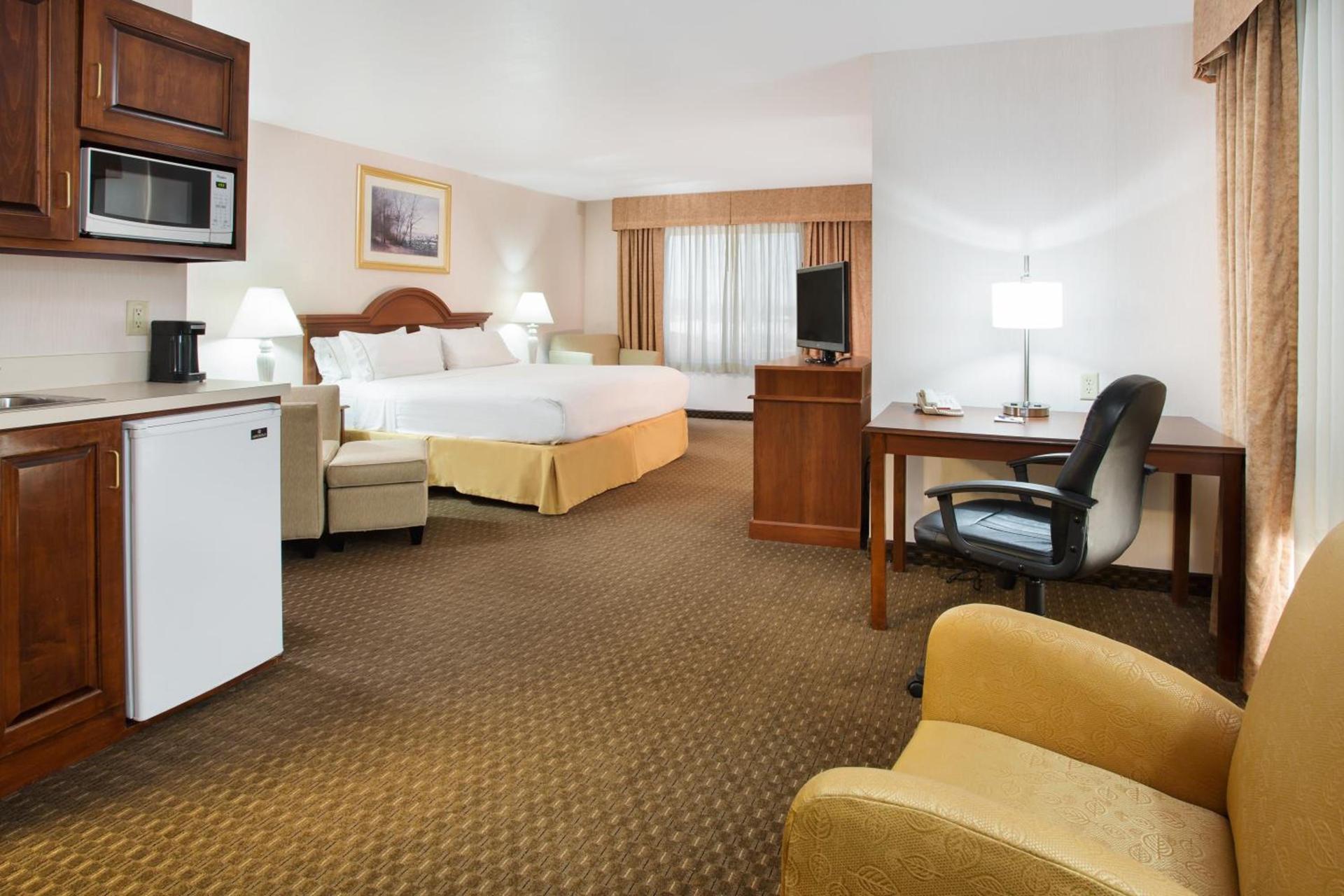 Holiday Inn Express Hotel & Suites Marion by IHG photo 23