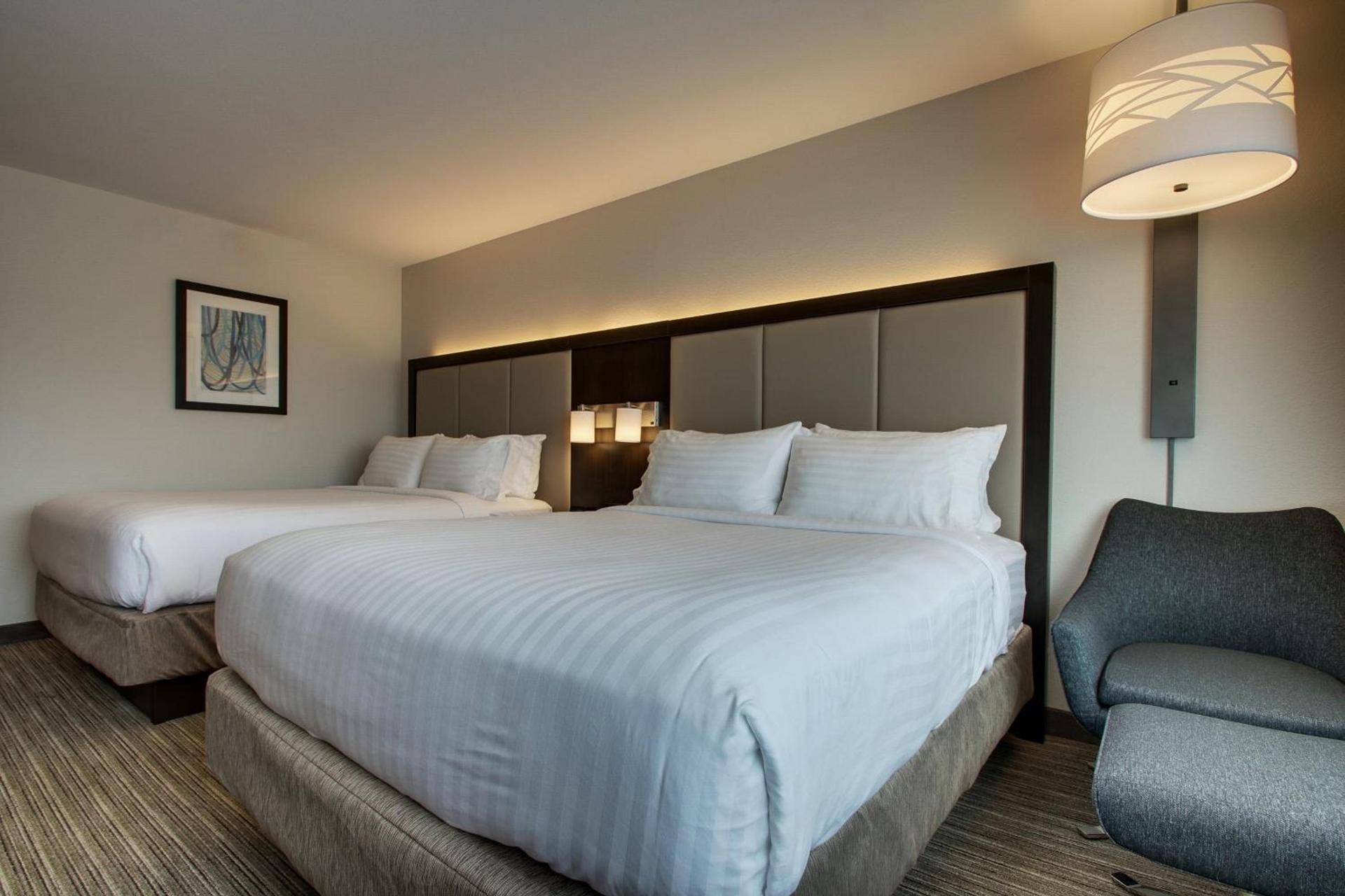 Holiday Inn Express & Suites - Mount Vernon by IHG photo 46