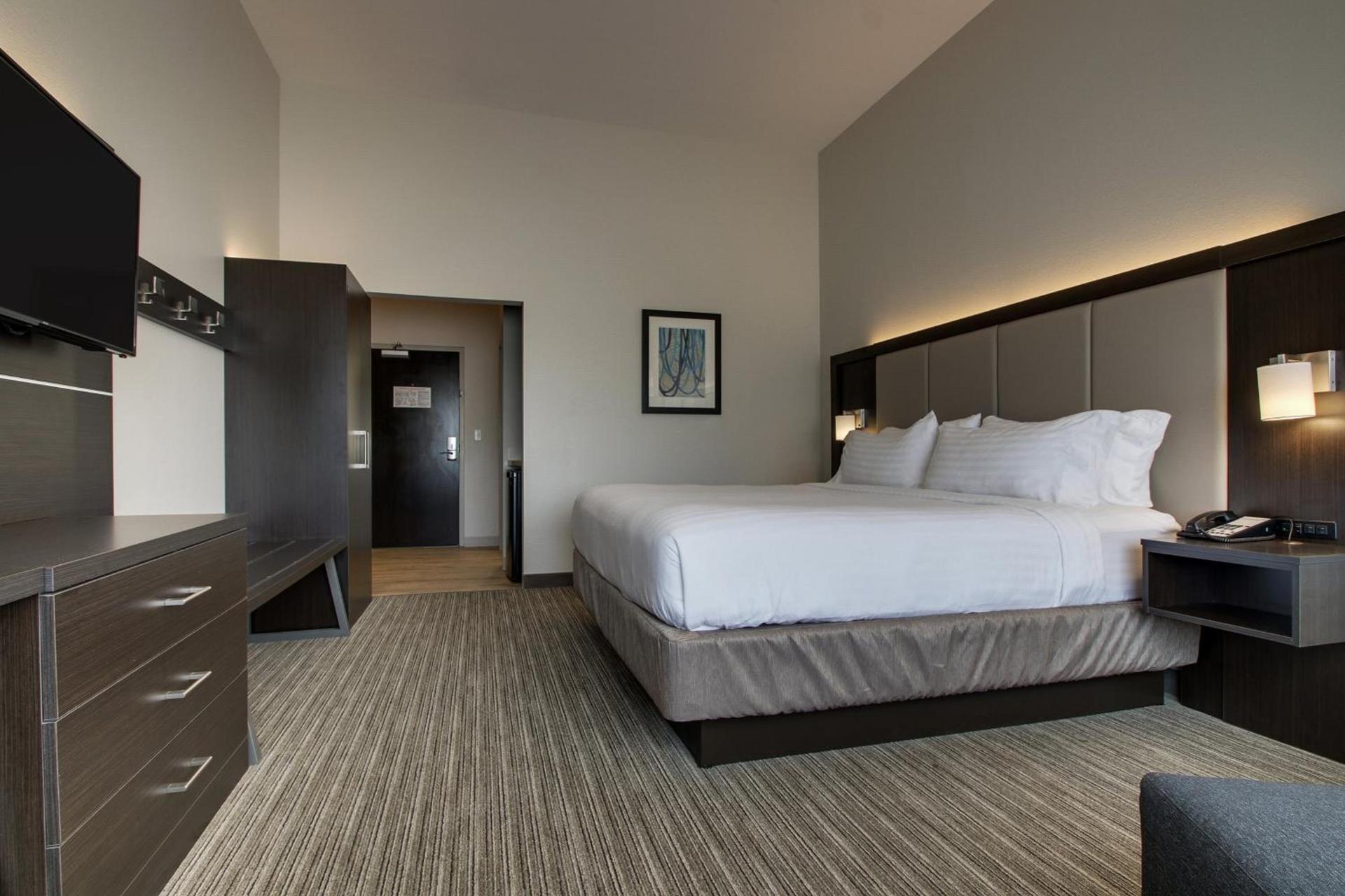 Holiday Inn Express & Suites - Mount Vernon by IHG photo 10