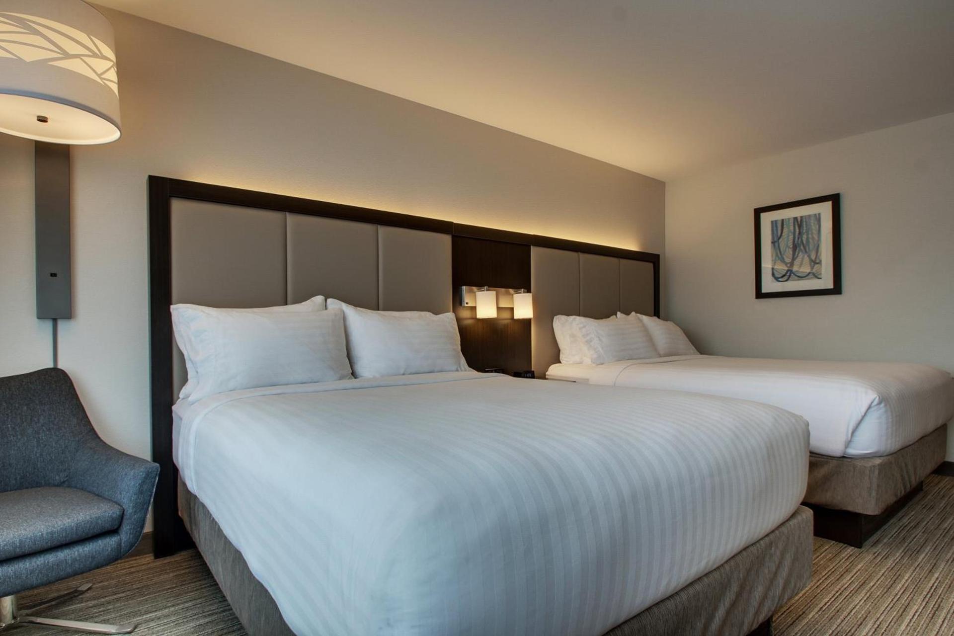 Holiday Inn Express & Suites - Mount Vernon by IHG photo 11