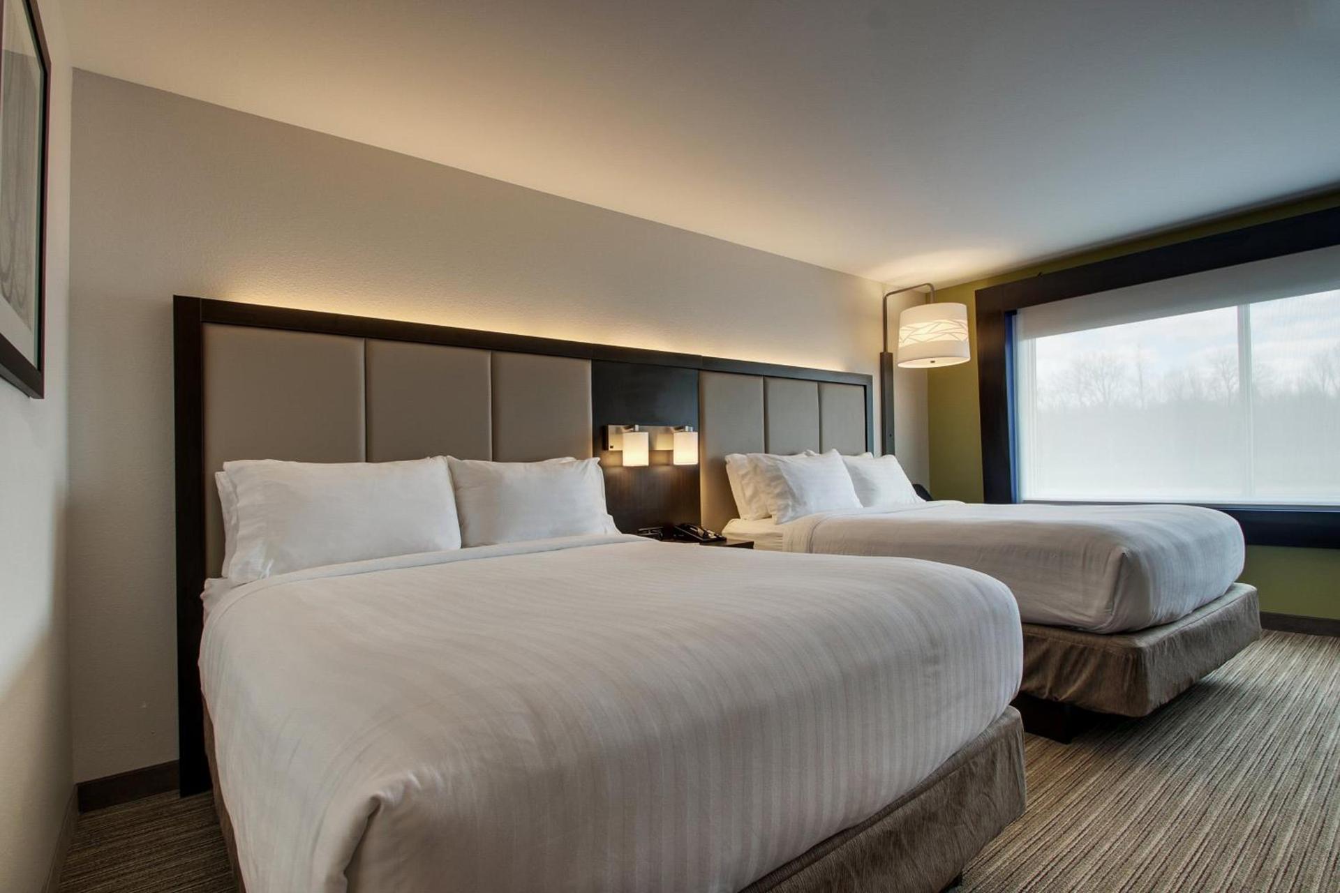 Holiday Inn Express & Suites - Mount Vernon by IHG photo 7