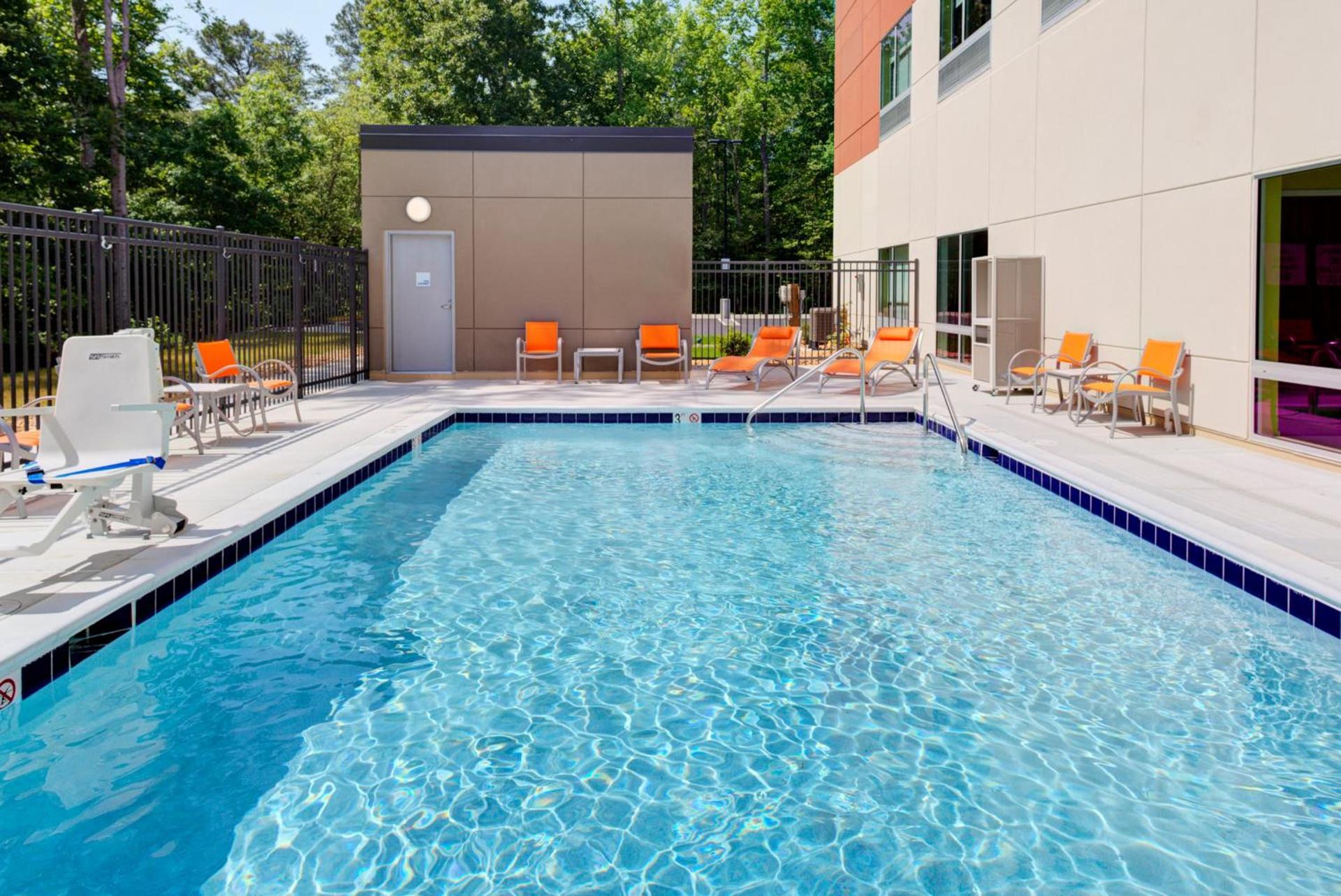 Holiday Inn Express & Suites - King George - Dahlgren by IHG photo 16