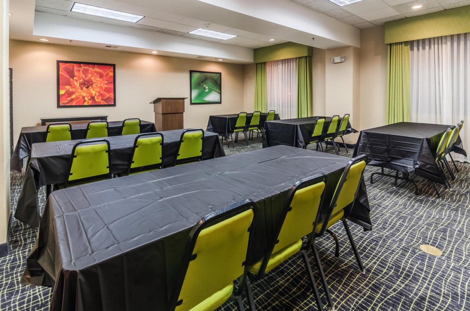 Holiday Inn Express Hotel & Suites Vinita by IHG photo 12