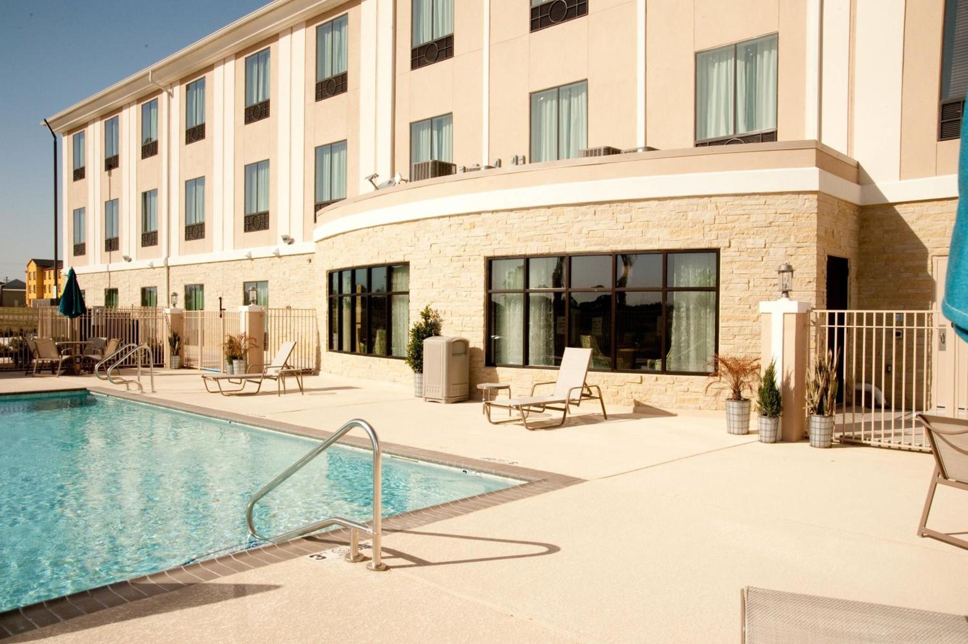 Holiday Inn Express and Suites Schulenburg by IHG photo 14
