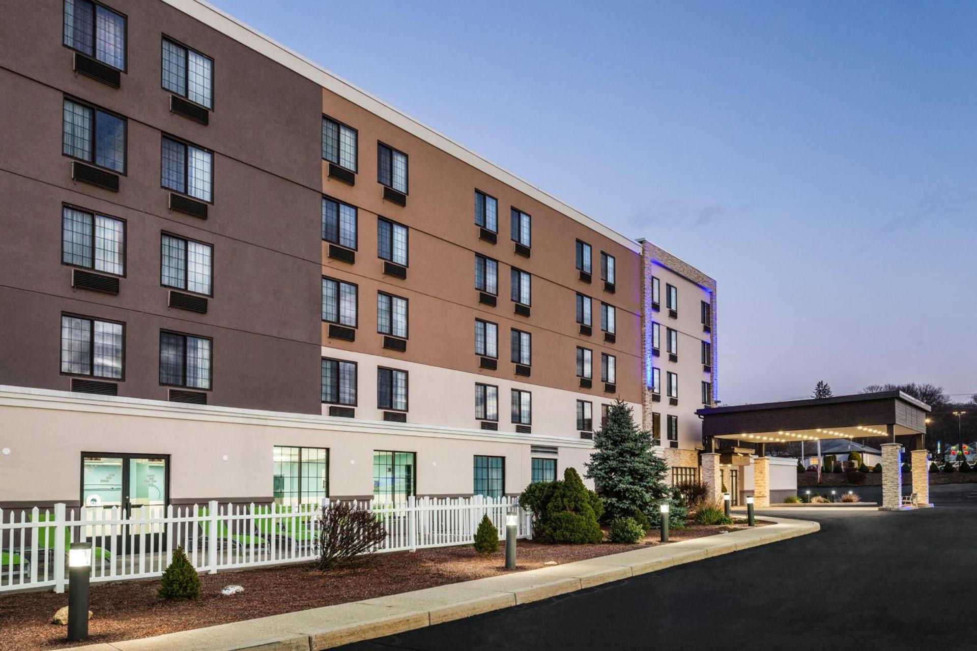 Holiday Inn Express Hotel & Suites Providence-Woonsocket by IHG photo 5